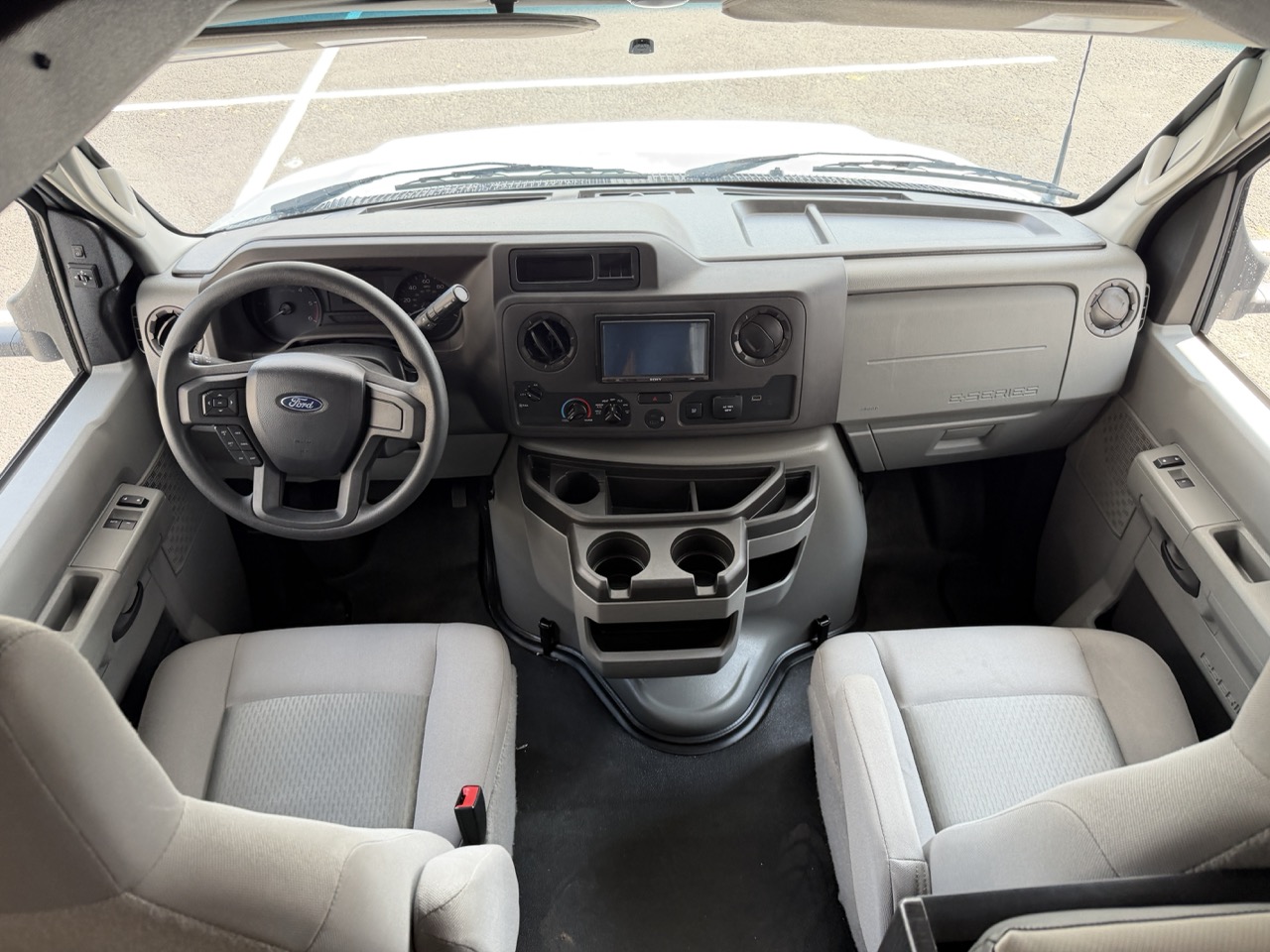 2026 Forest River Sunseeker LE 3250DSLEX - Image 5