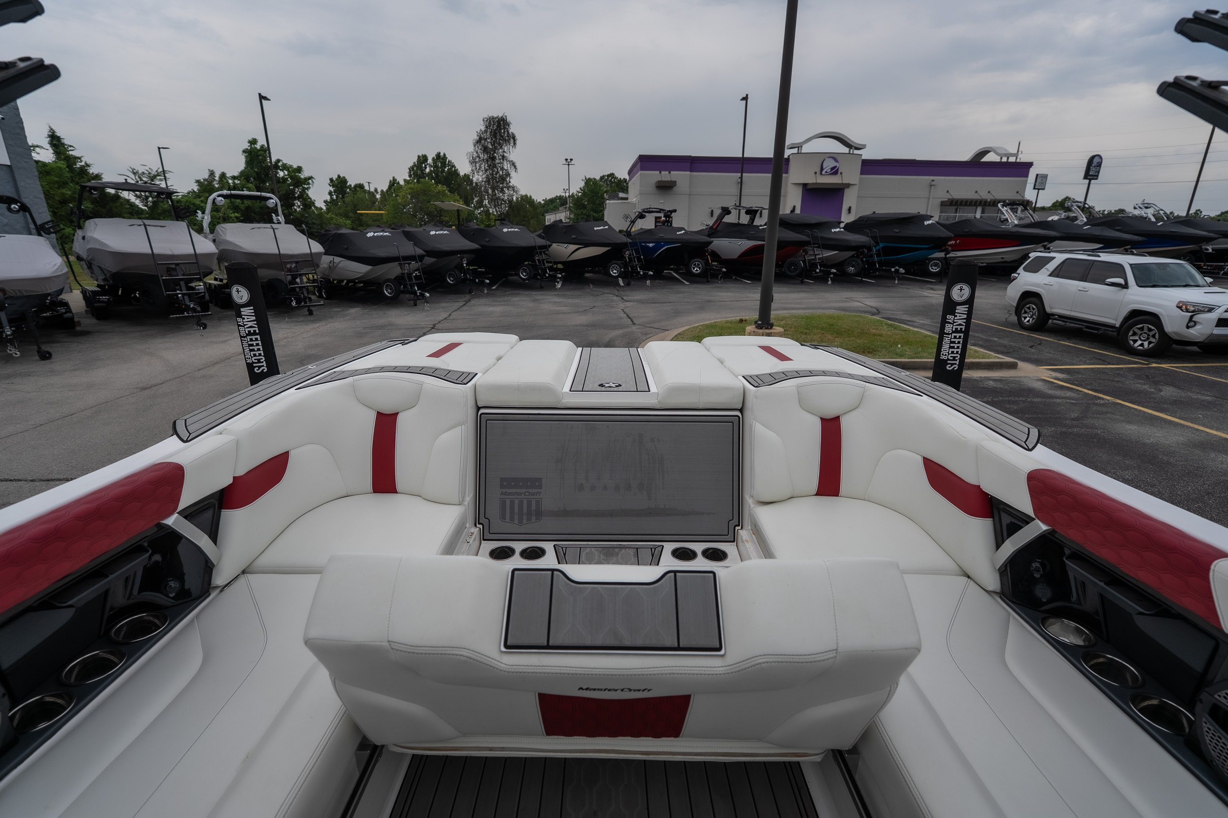 2023 MasterCraft XT24 - Image 28
