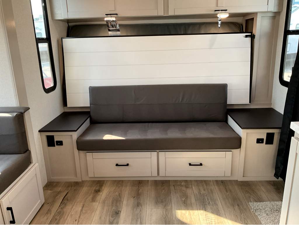 2026 JAYCO Jay Feather 19 MBS - Image 17