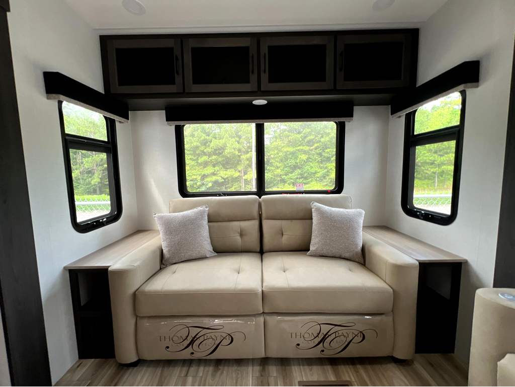 2027 VENTURE RV SPORTTREK 363VFR - Image 9