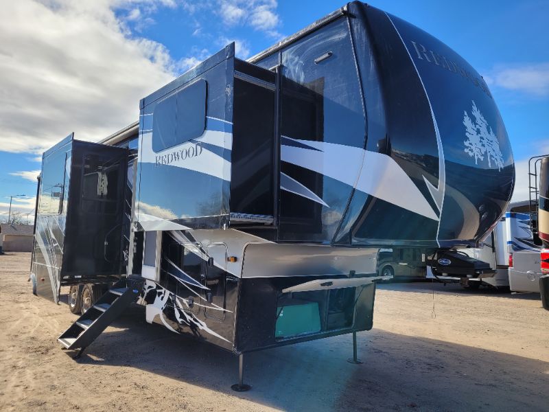 2021 CrossRoads Redwood RW3981FK - Image 1
