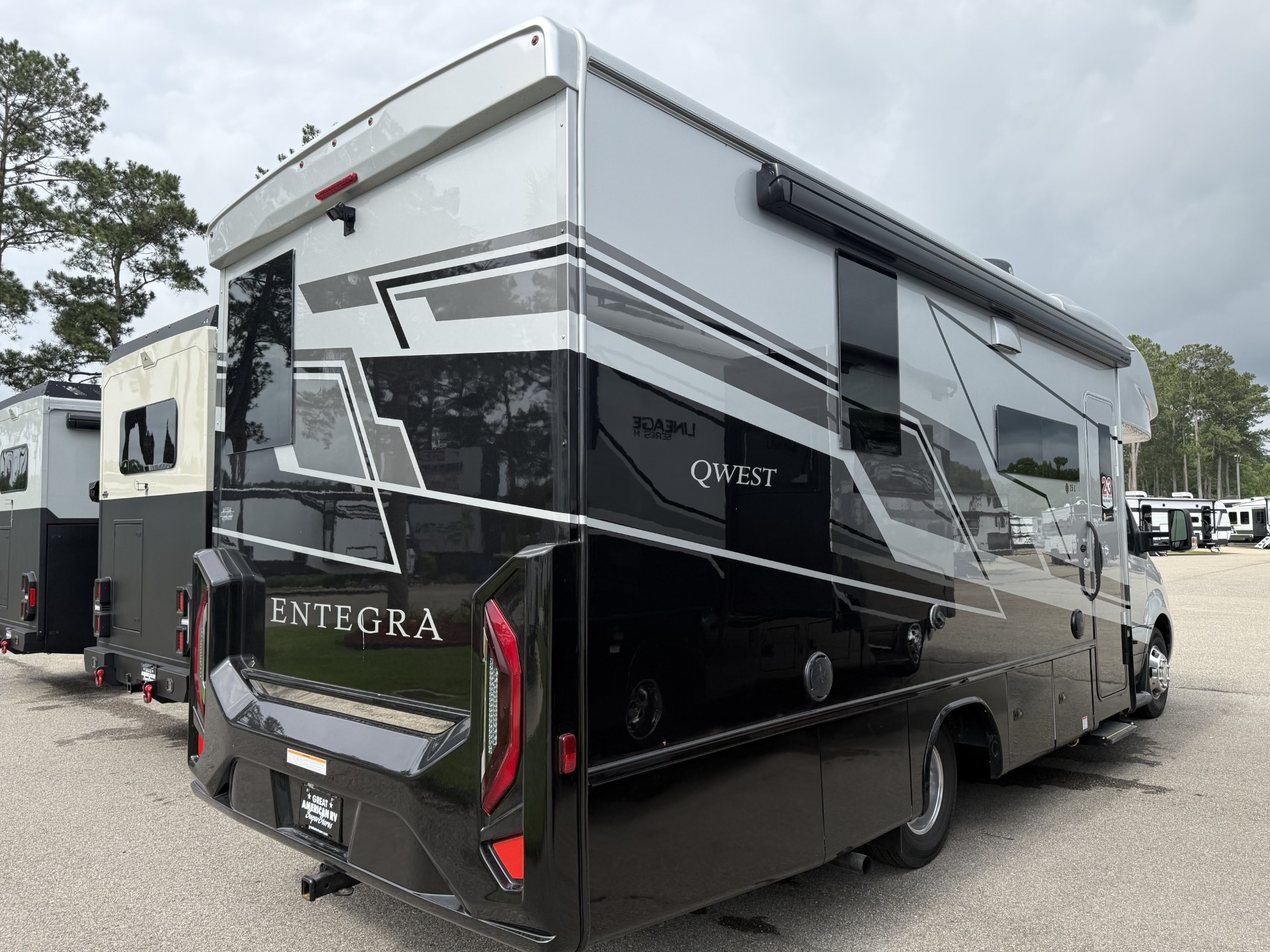 2027 ENTEGRA COACH QWEST 25L - Image 4
