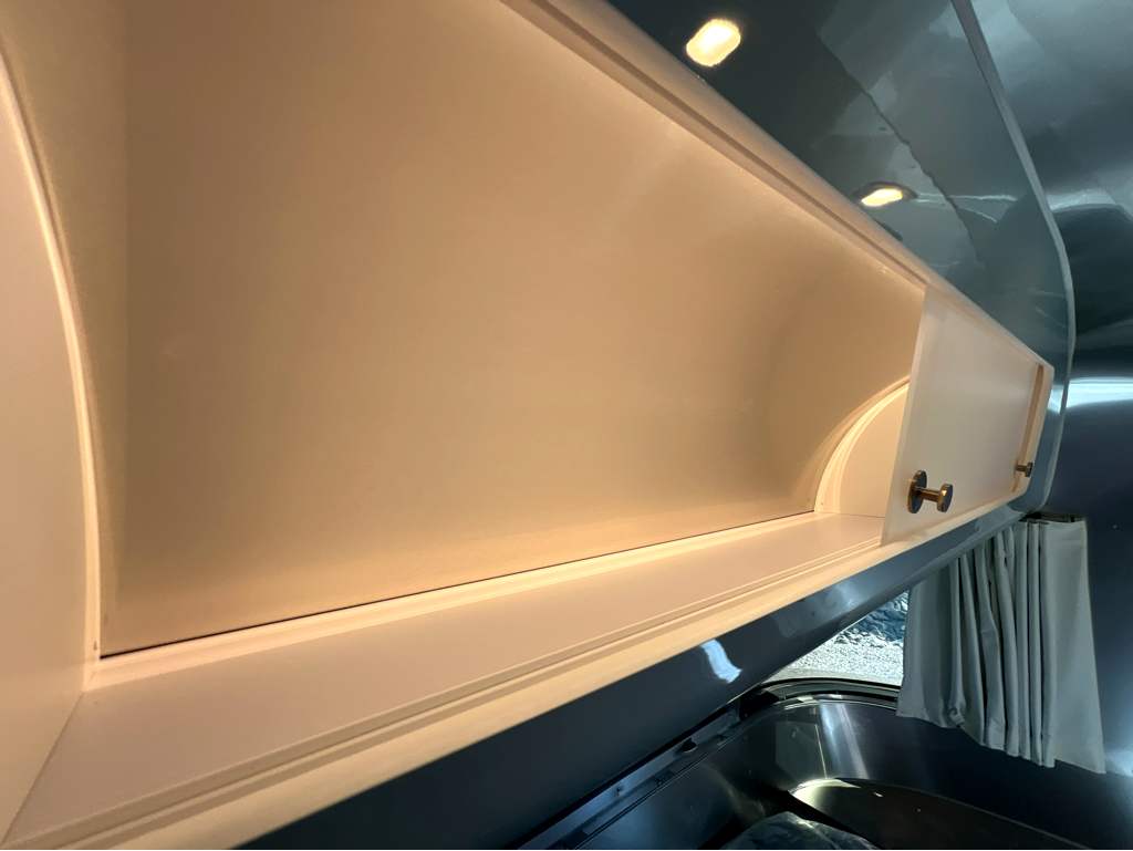 2027 AIRSTREAM INTERNATIONAL 27FBQ - Image 22