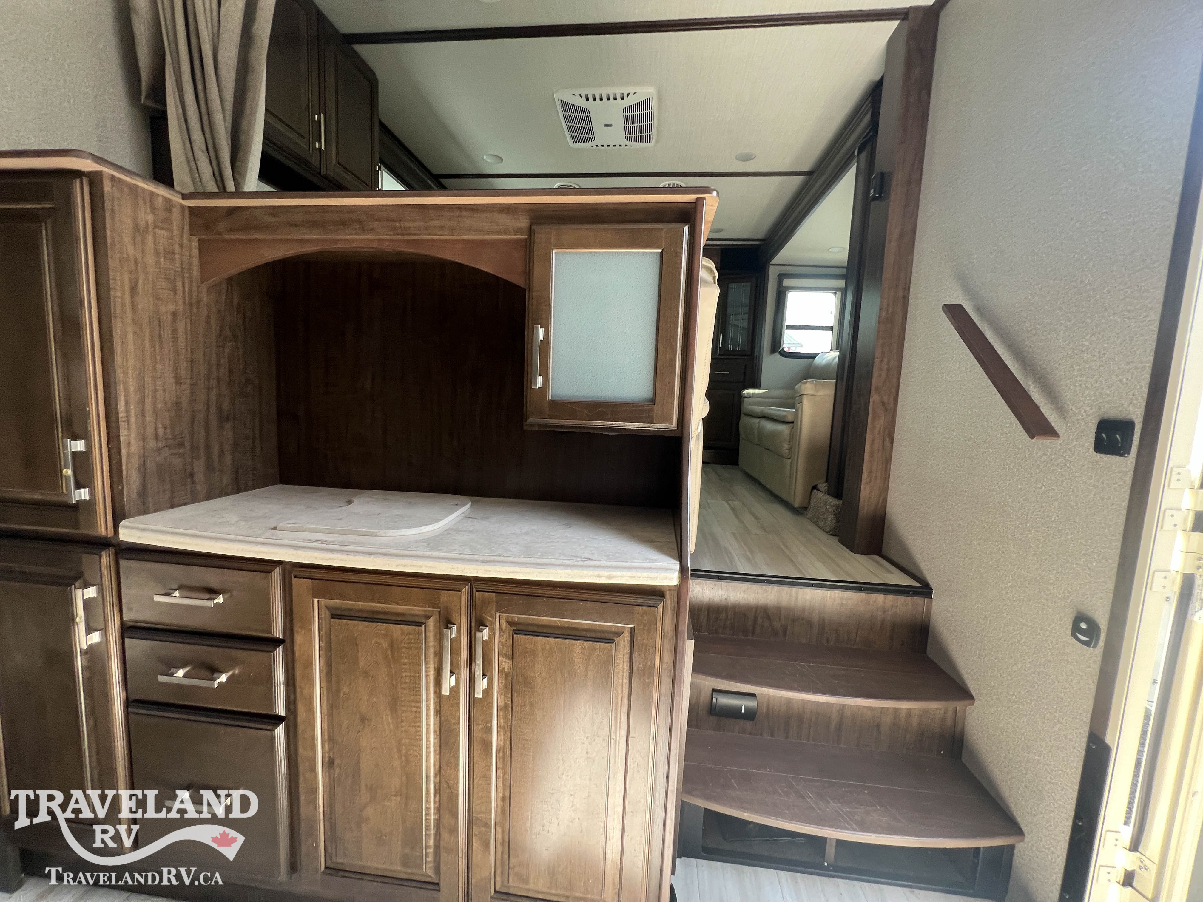 2021 Grand Design Solitude 380FL - Image 8