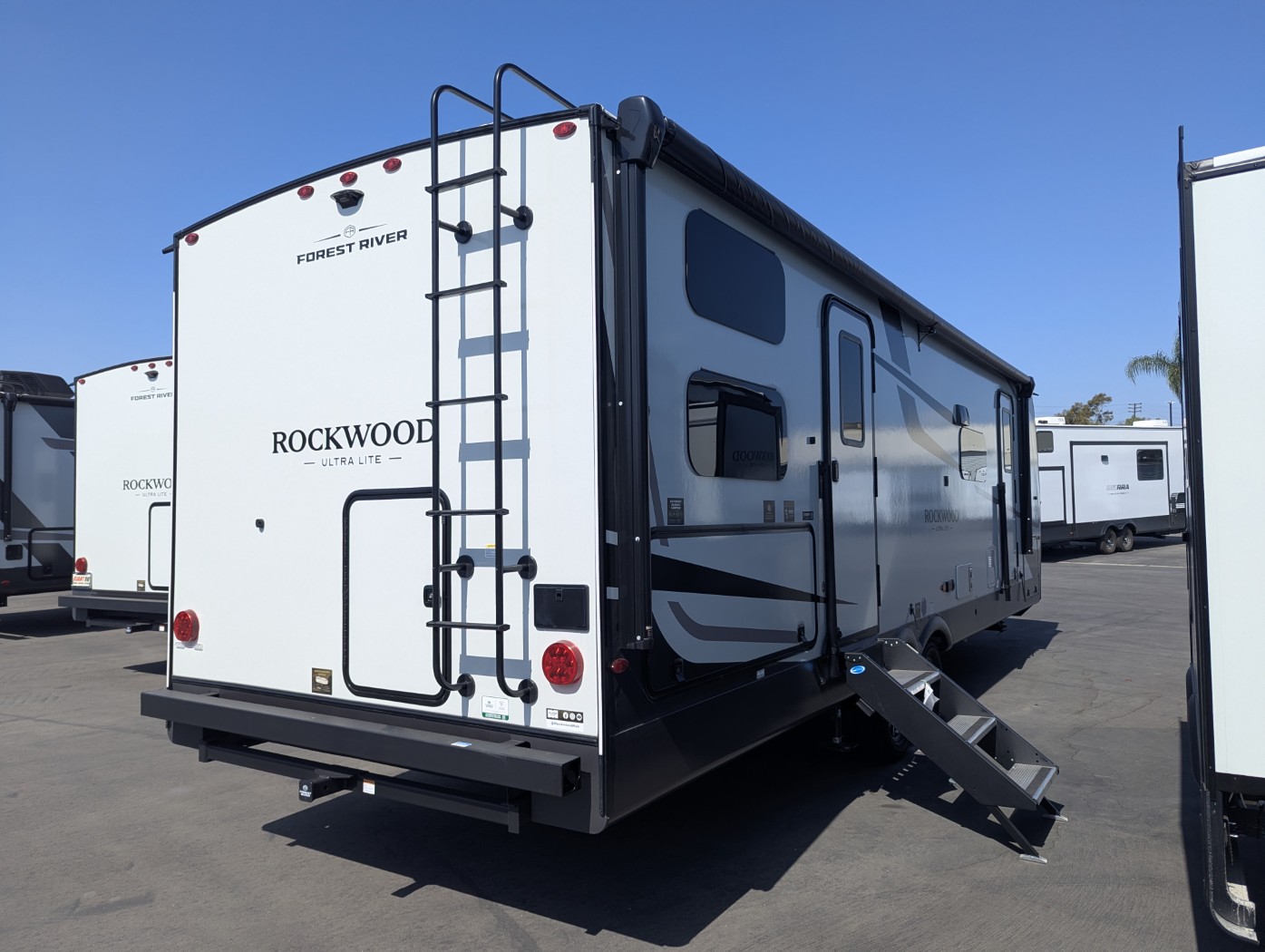 2027 Forest River Rockwood Ultra Lite 2706BH - Image 9