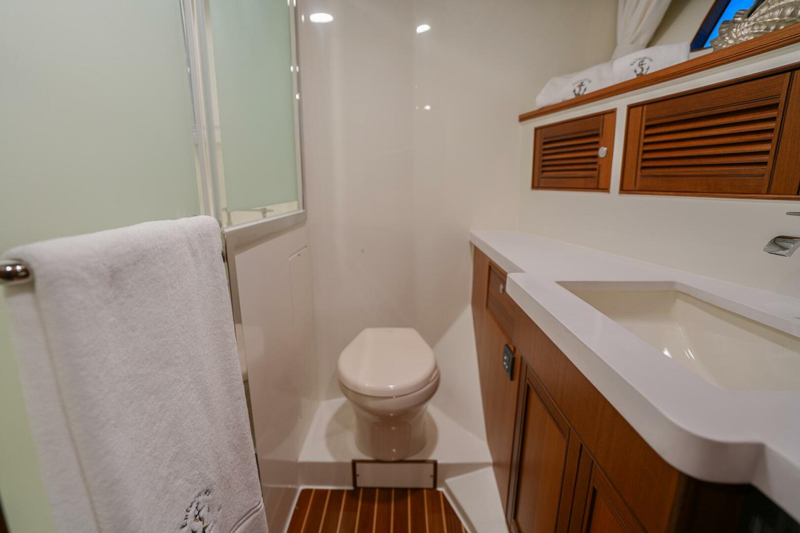 2025 Marlow Explorer 70E-CB - Image 31
