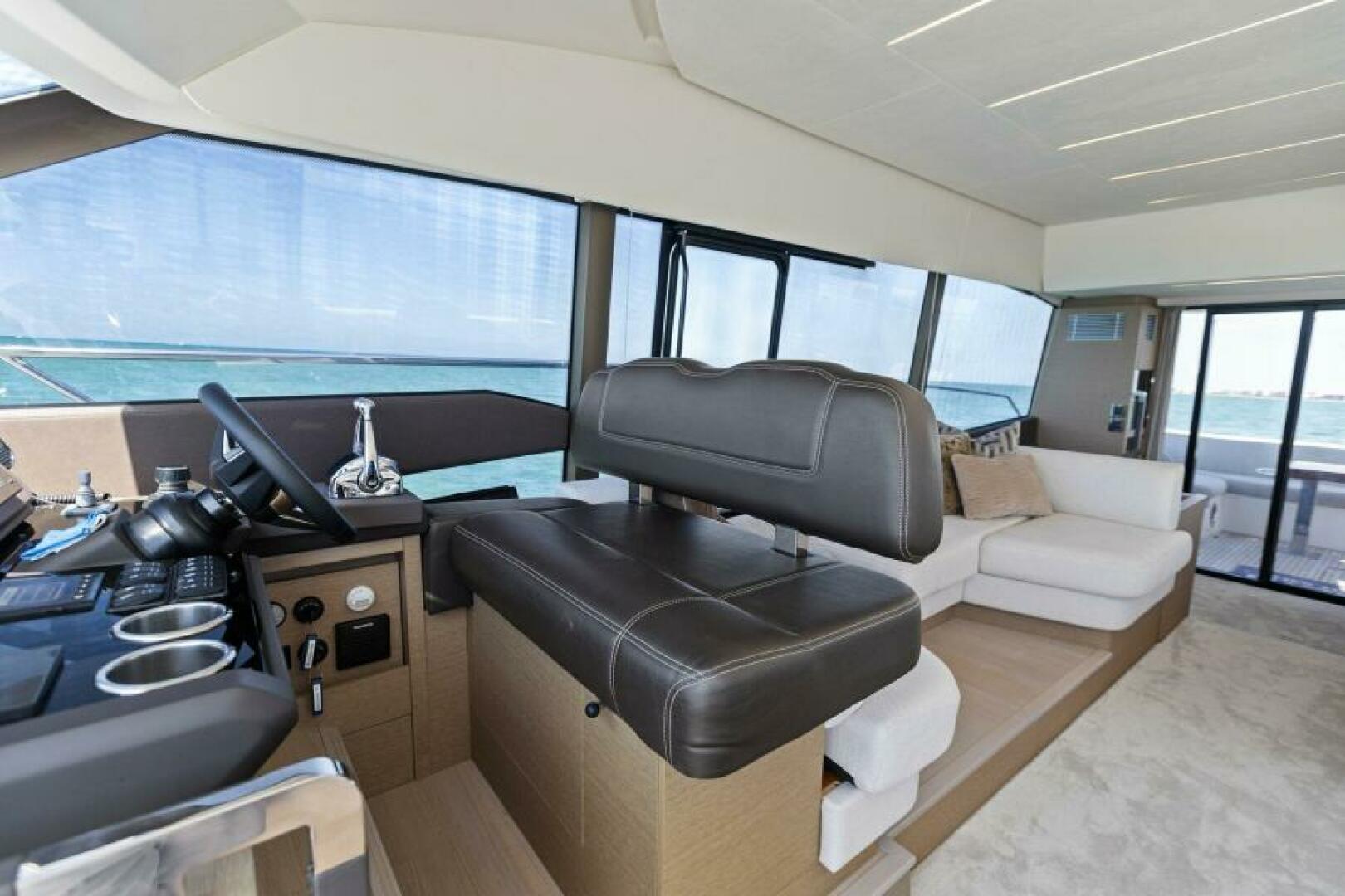 2022 Prestige 590 Flybridge - Image 18