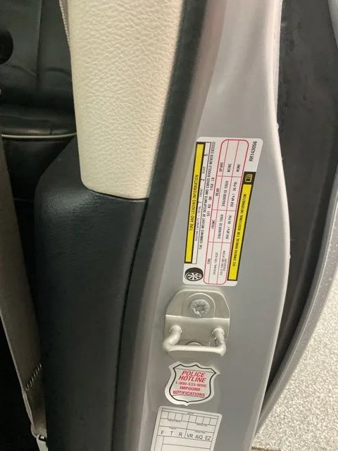 2024 Chrysler Pacifica Wagon 4D Limited - Image 17