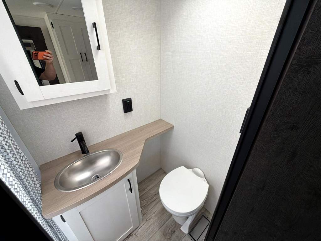 2026 VENTURE RV SIENNA 281VQB - Image 25