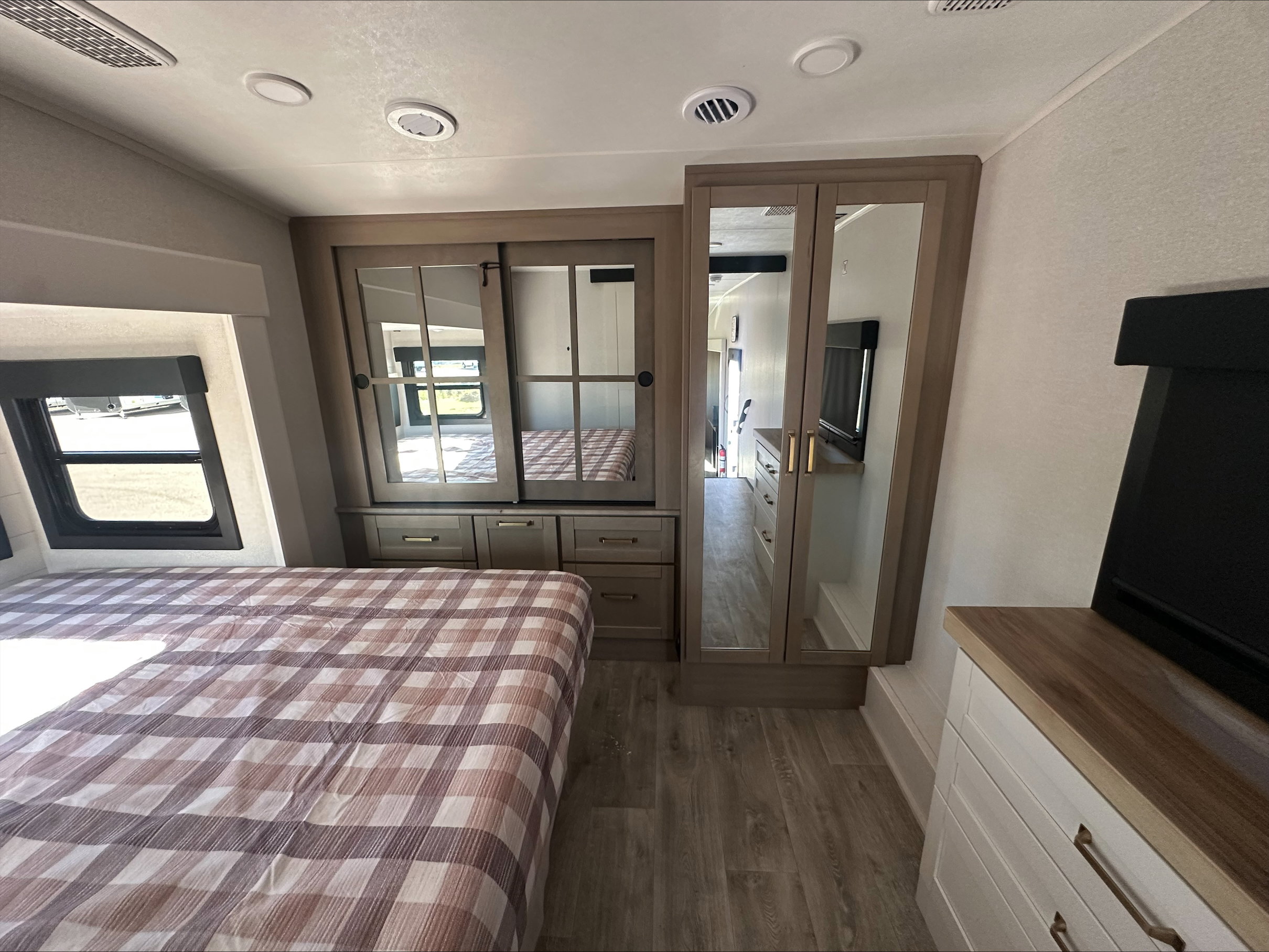 2026 JAYCO EAGLE 365UKTS - Image 28