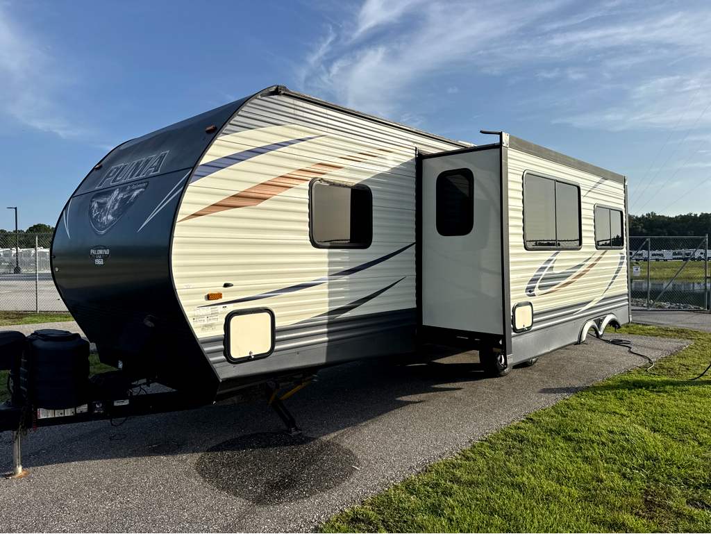 2017 PALOMINO PUMA 28FQDB - Image 3