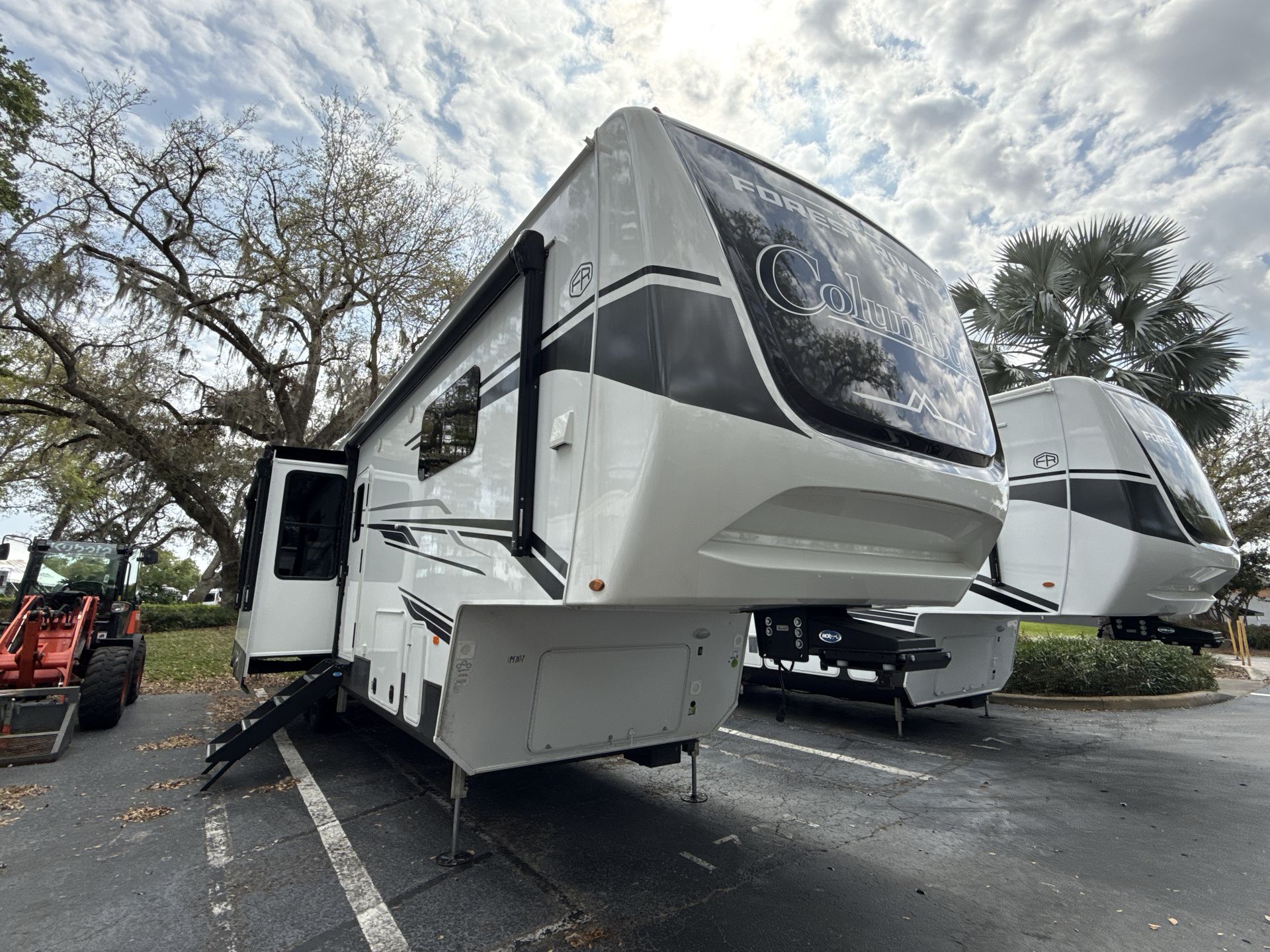 2025 Palomino Columbus