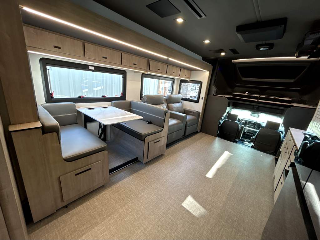 2026 GRAND DESIGN LINEAGE SERIESF 31ZW - Image 25