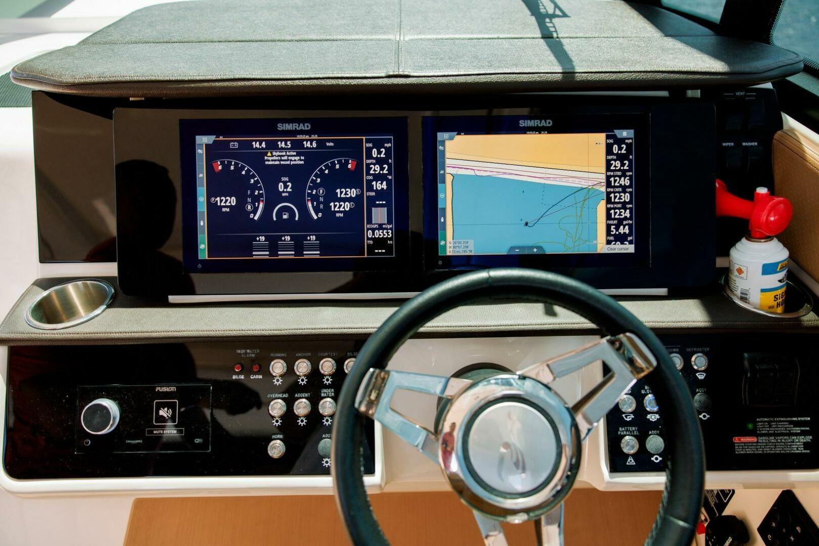 2022 Sea Ray 320 Sundancer OB - Image 10