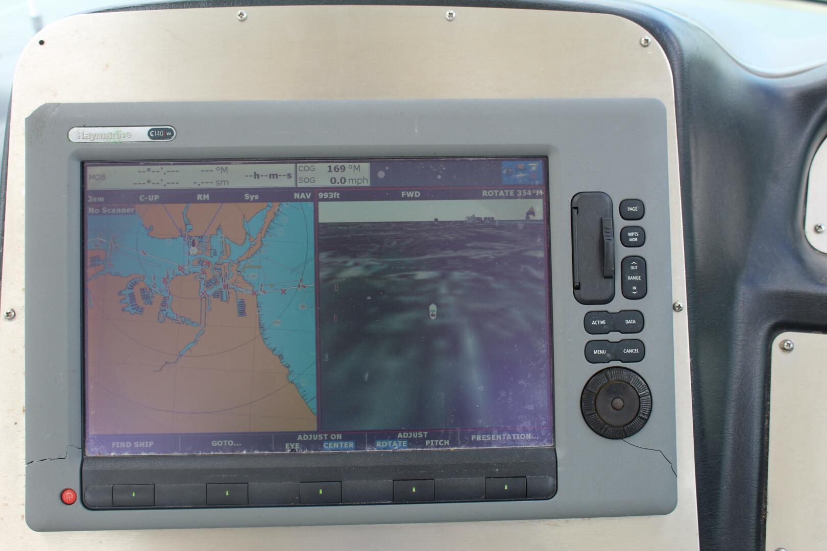 2007 Cruisers Yachts 420 Express - Image 13