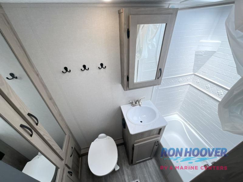 2024 COACHMEN 368TBH - Image 27