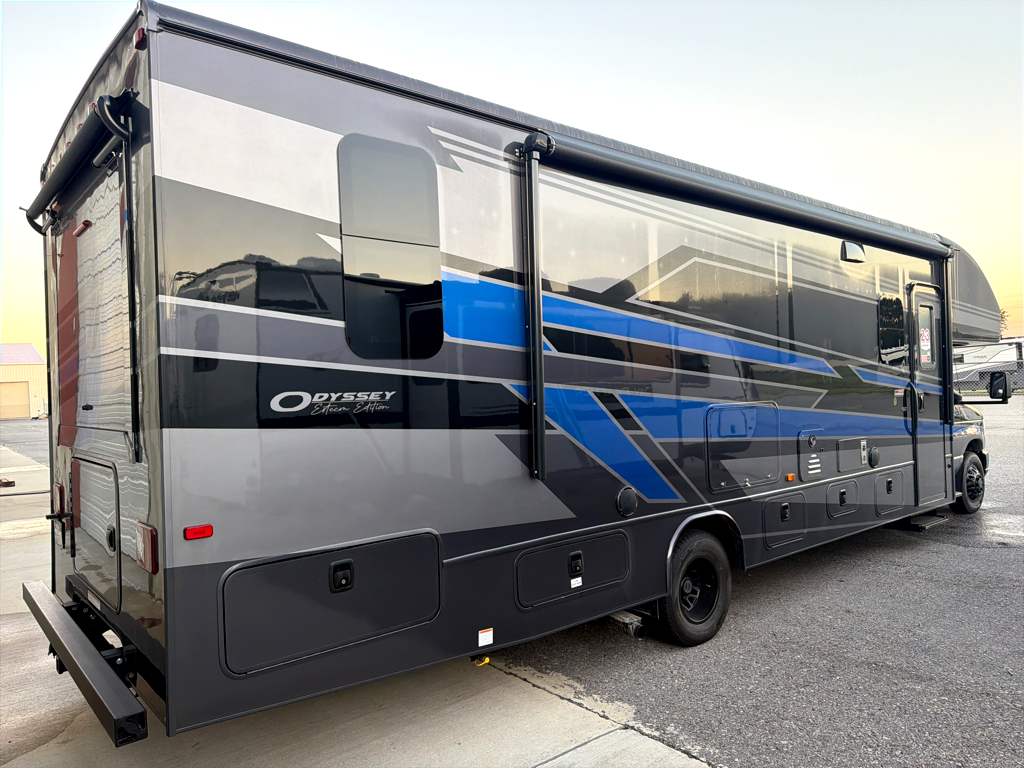 2027 ENTEGRA COACH ODYSSEY 30Z - Image 2