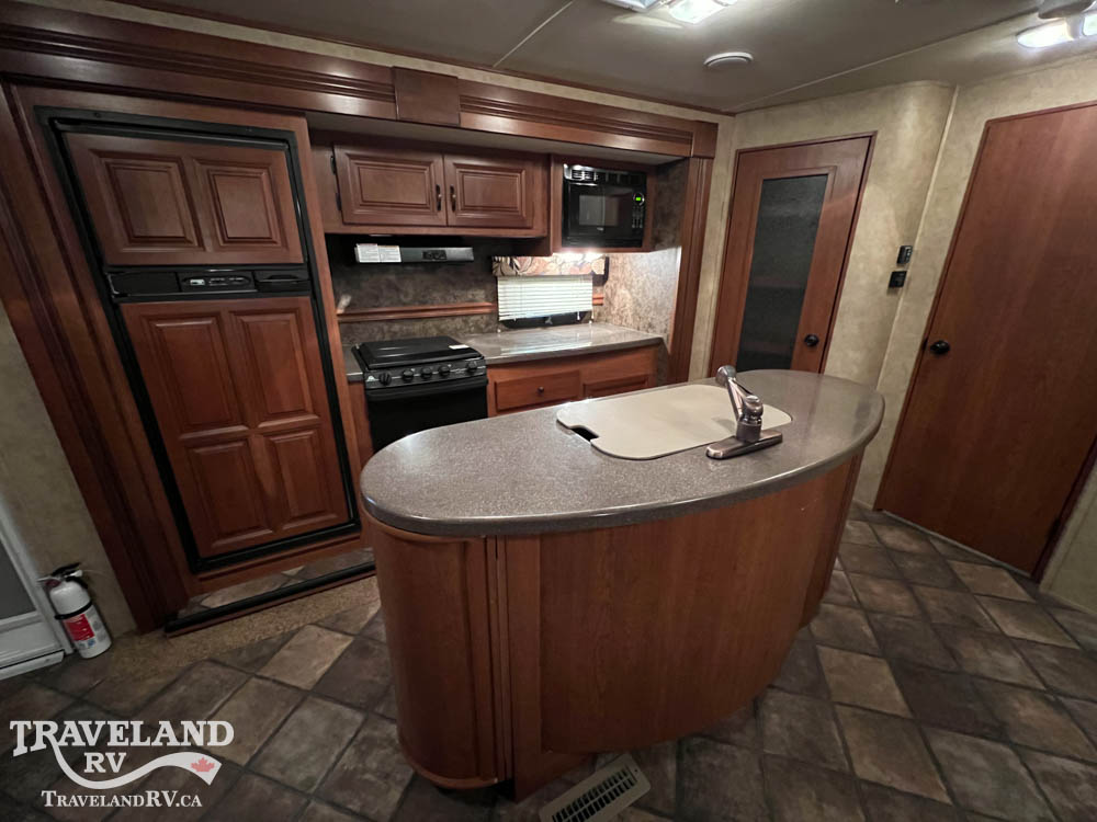 2013 Dutchmen Denali 268RB - Image 11