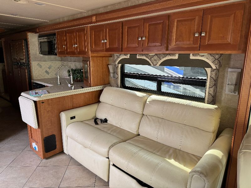 2015 Itasca Suncruiser 35P - Image 6