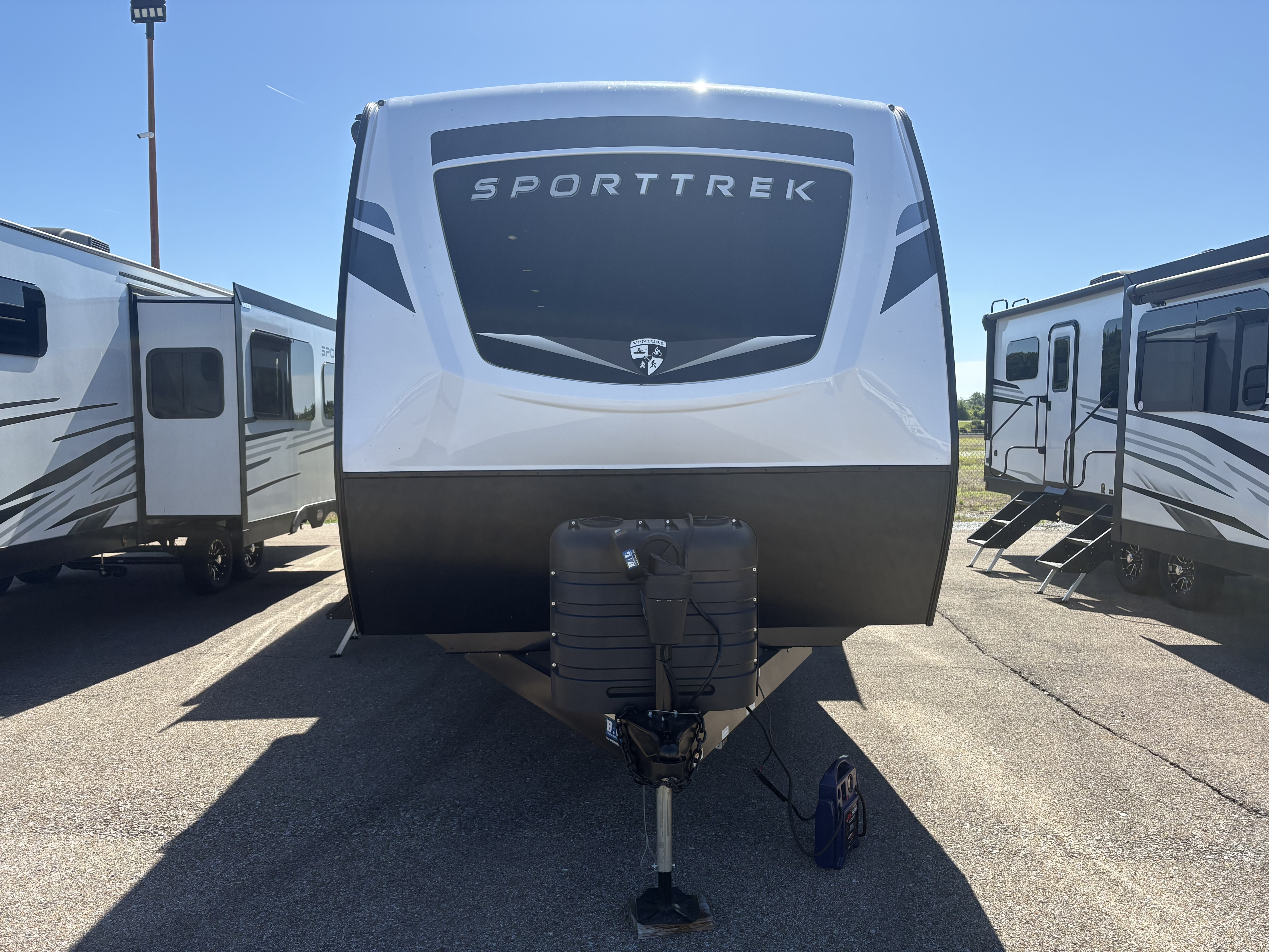 2026 VENTURE RV SPORTTREK 327VIK - Image 2