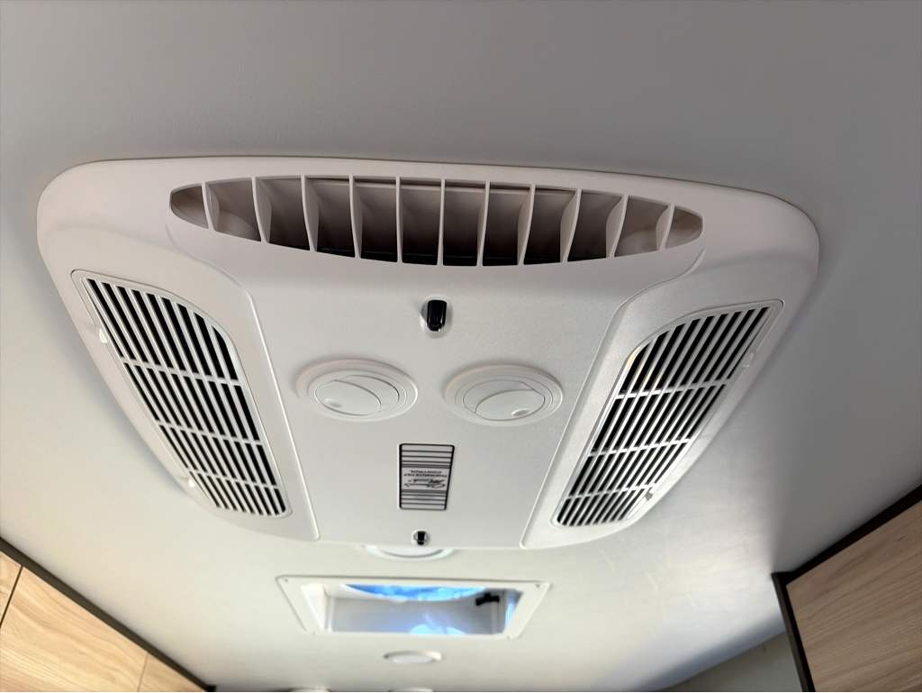 2027 JAYCO SWIFT 20T - Image 33