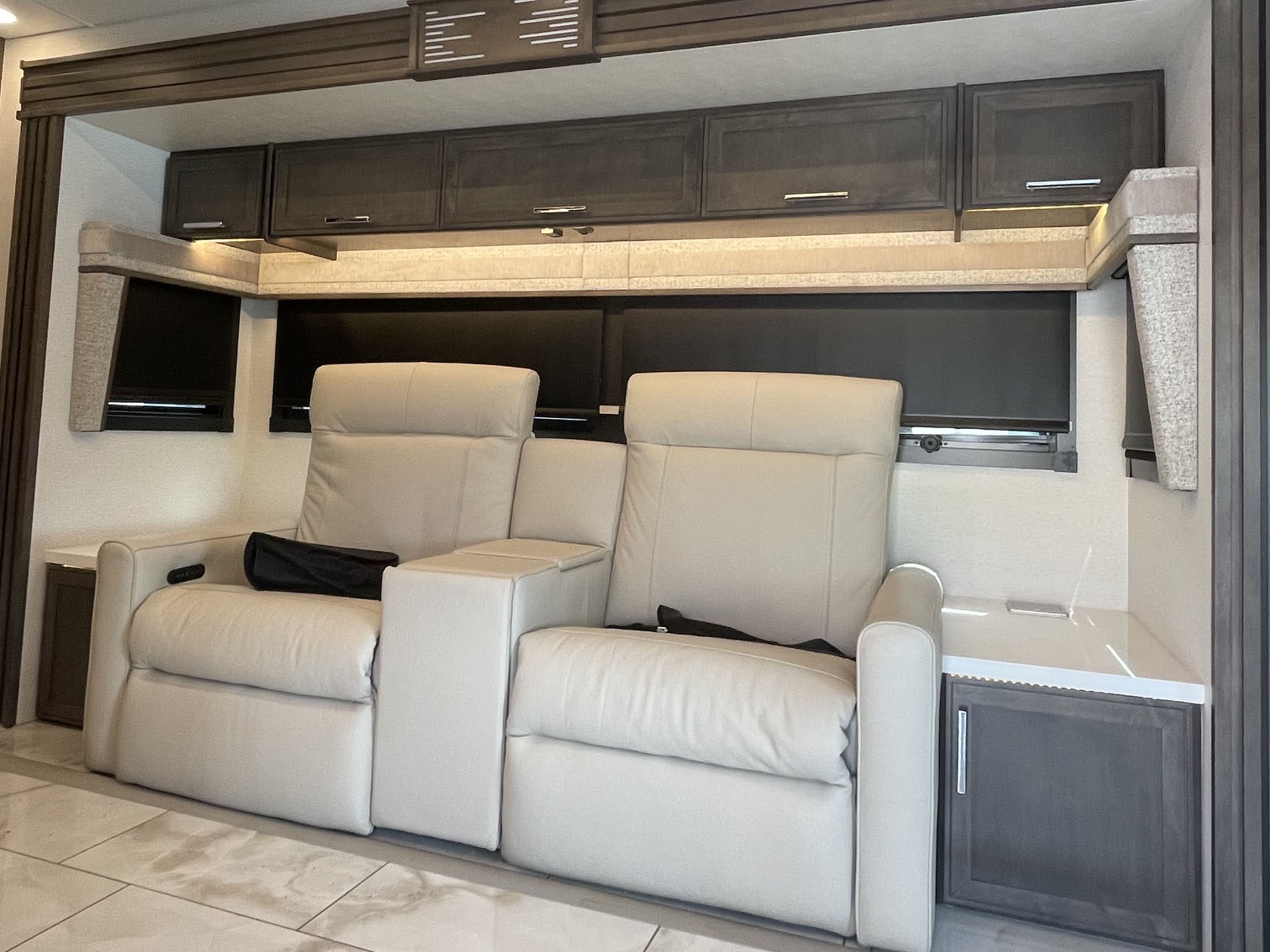 2026 ENTEGRA COACH CENTURION 39K - Image 8