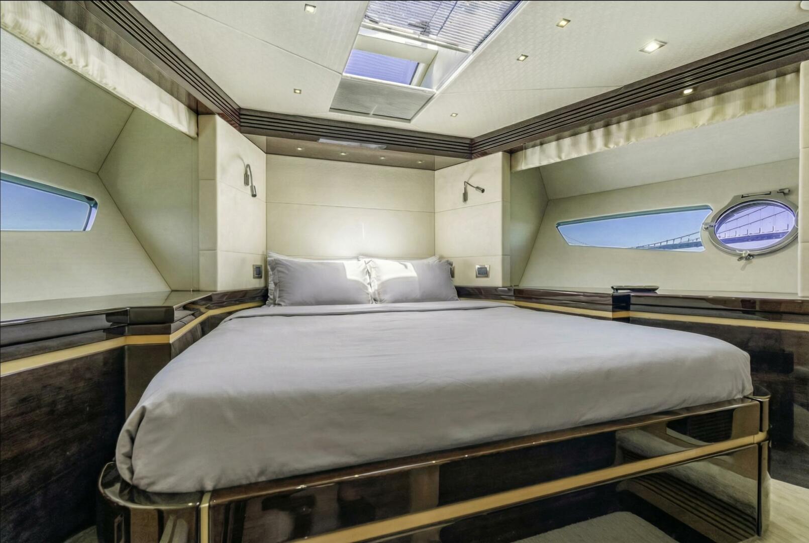 2014 Sunseeker Predator - Image 21