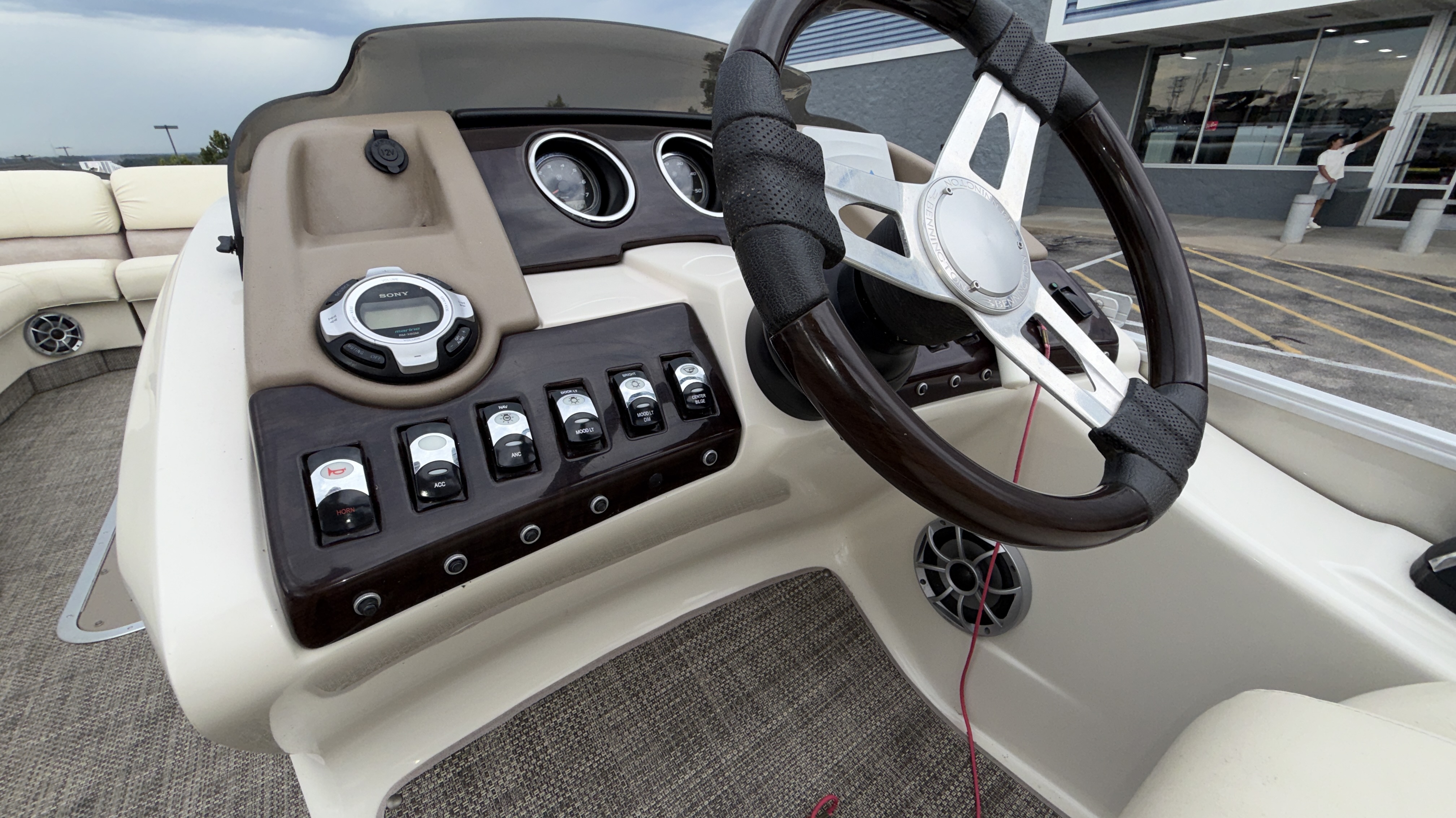 2015 Bennington 2550 RSR - Image 37