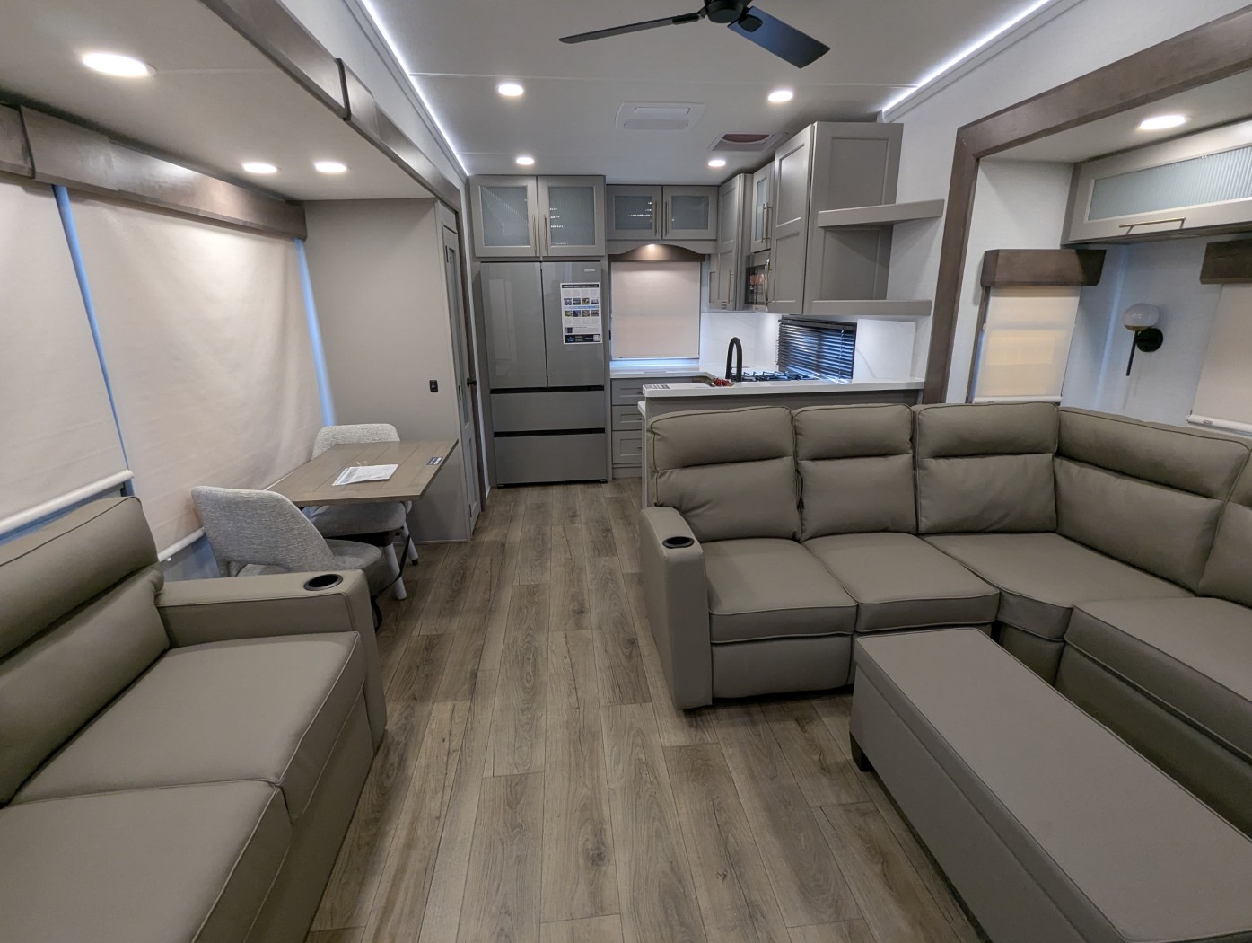 2026 Alliance RV Paradigm 382RK - Image 24
