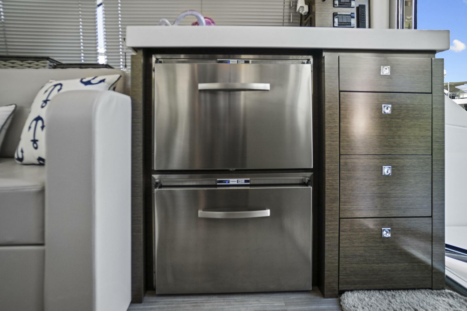 2019 Cruisers Yachts 54 Cantius - Image 26