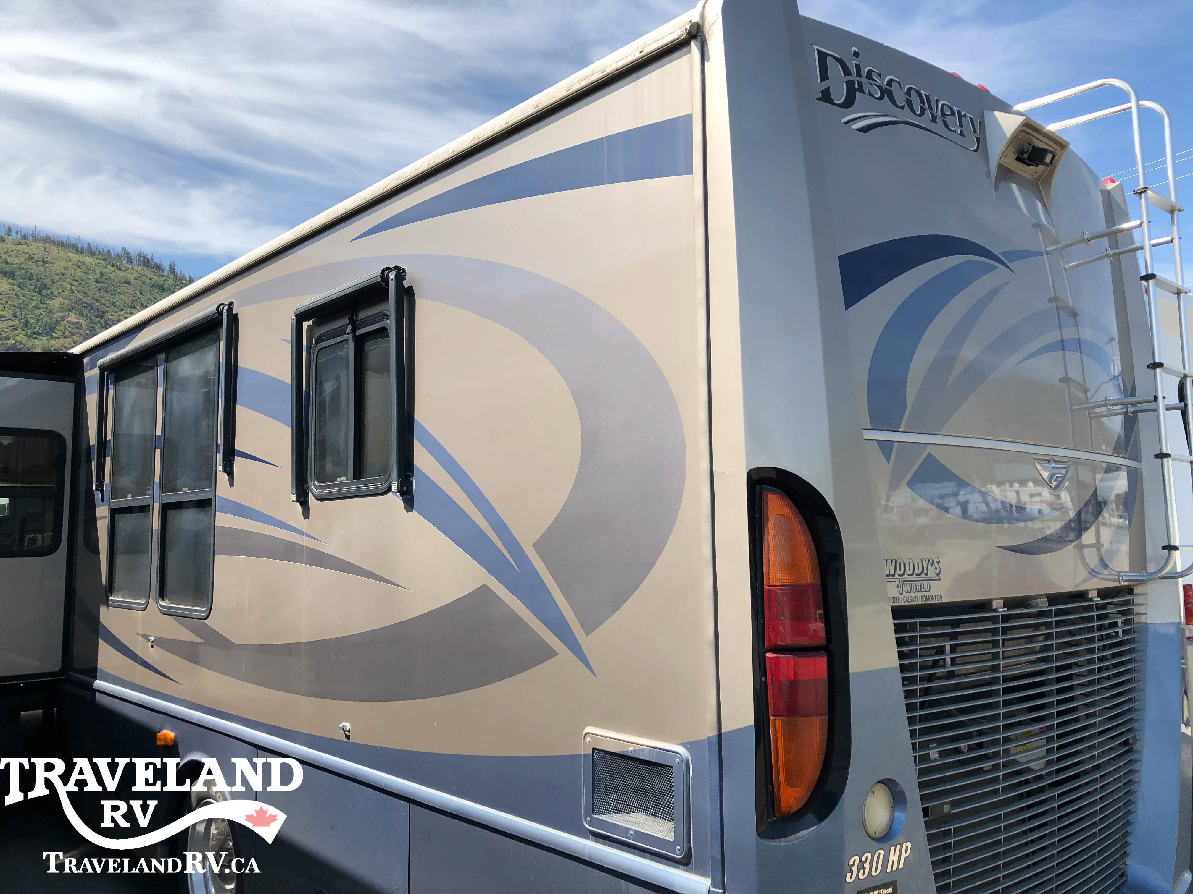 2007 Fleetwood Discovery 40X - Image 5