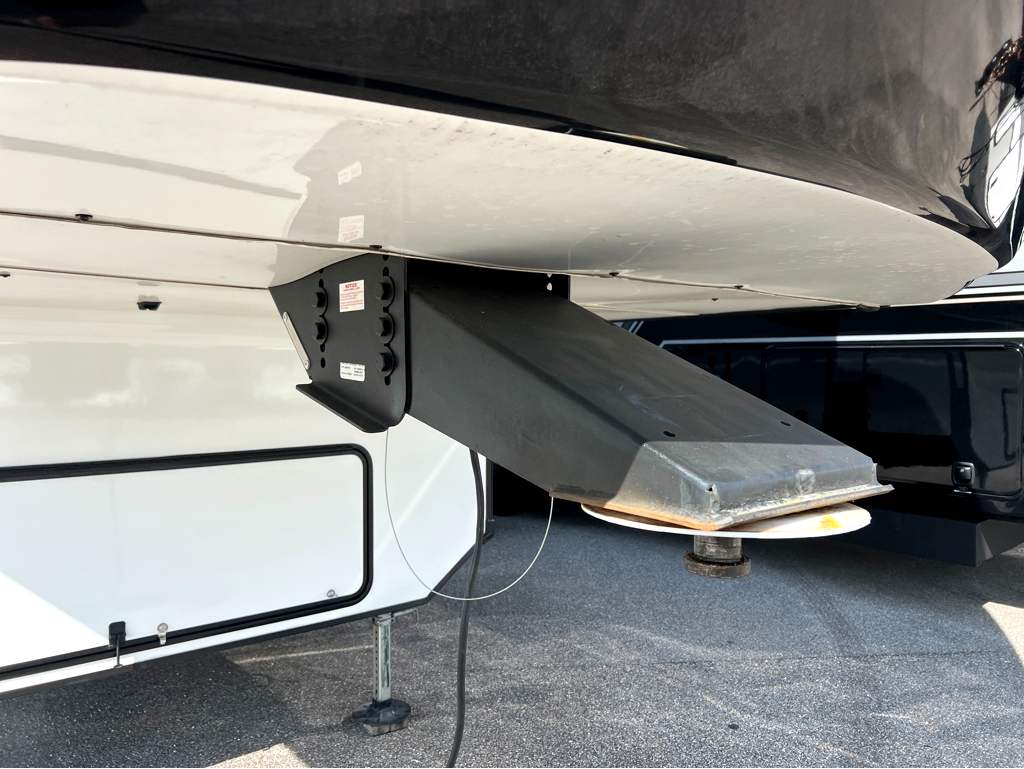 2021 KZ RV DURANGO 321RLT - Image 24