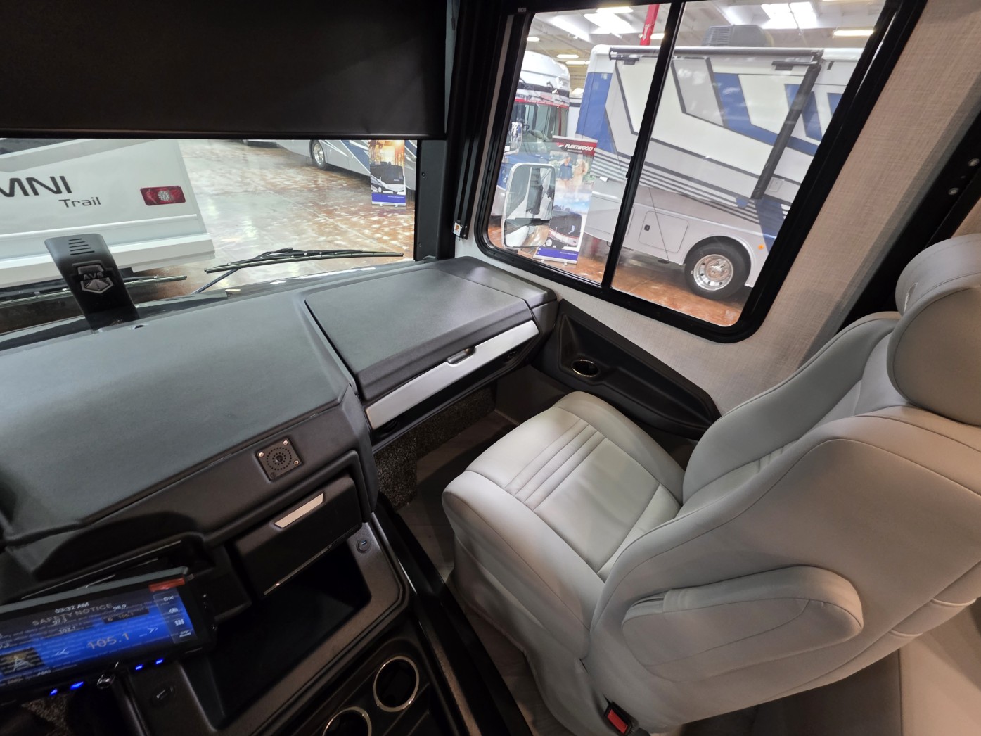 2026 Holiday Rambler Invicta 33HB - Image 39