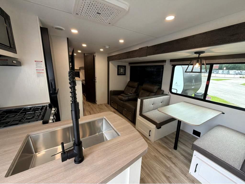 2026 VENTURE RV SIENNA 281VQB - Image 21