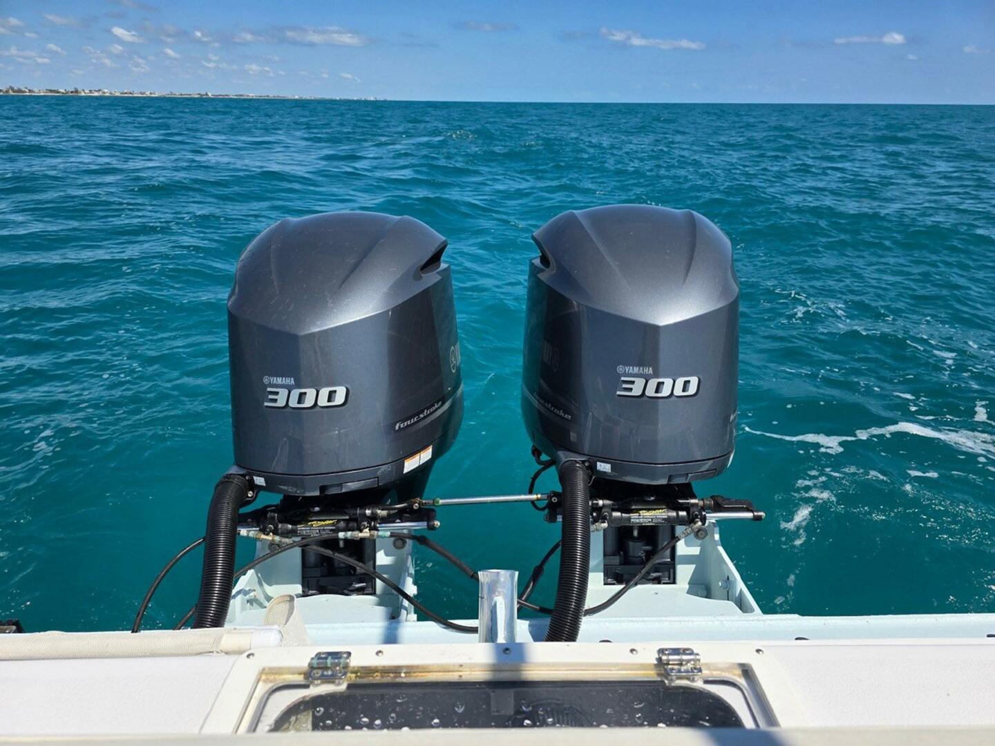 2012 Contender Custom 33 Center Console - Image 27