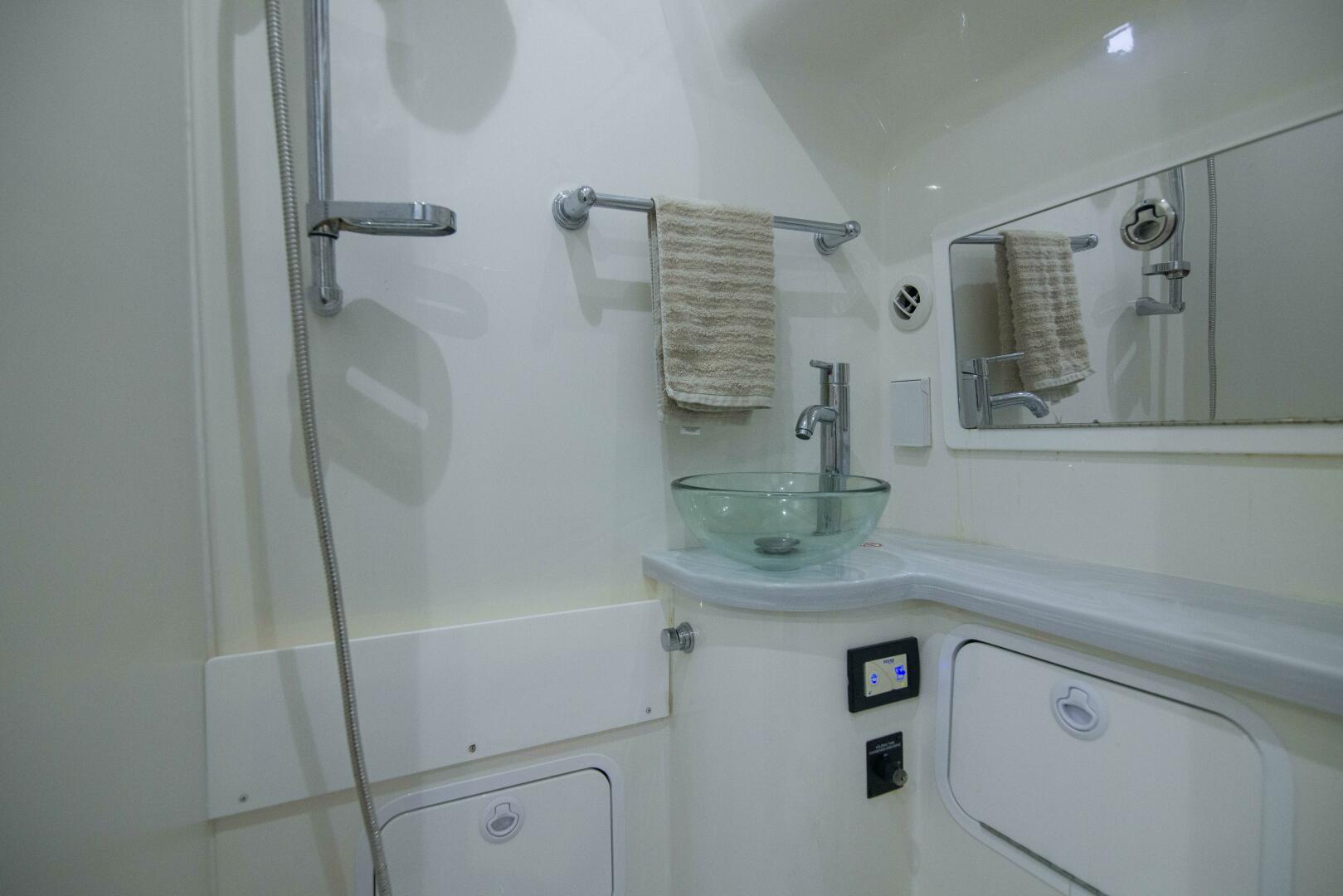 2021 Regulator 41 Center Console - Image 21