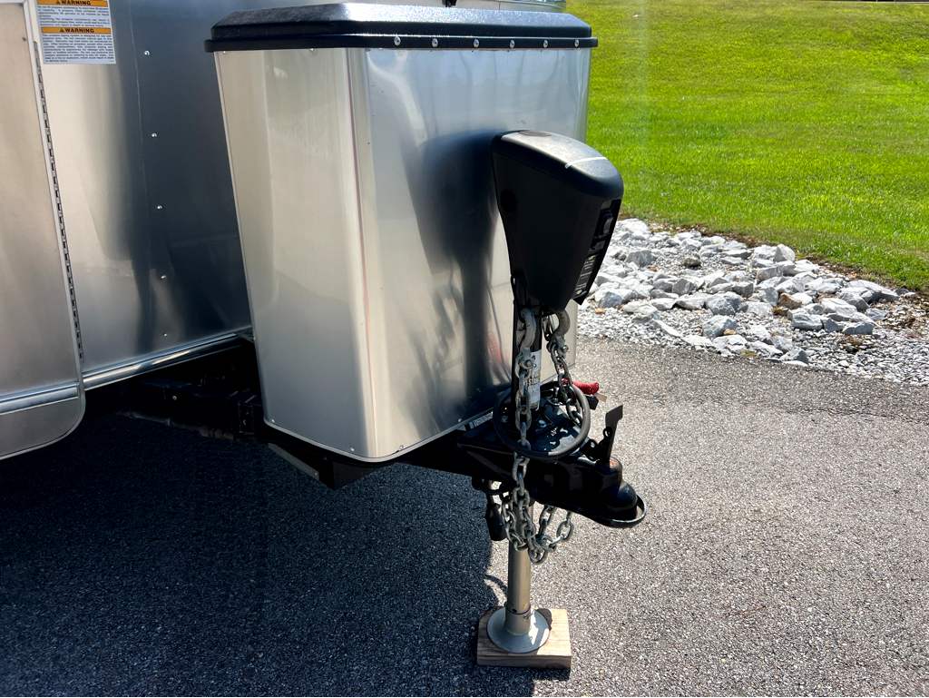 2017 AIRSTREAM INTERNATIONAL 19CB - Image 24