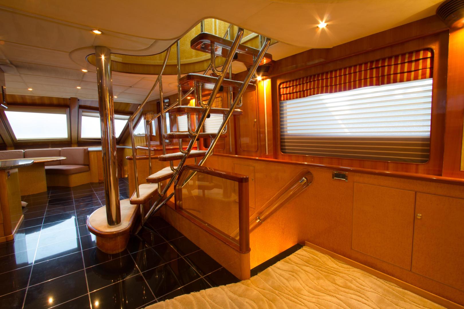 2002 President 100 Motor Yacht - Image 15