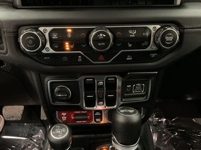 2025 Jeep Wrangler 4xe Rubicon 4x4 - Image 17