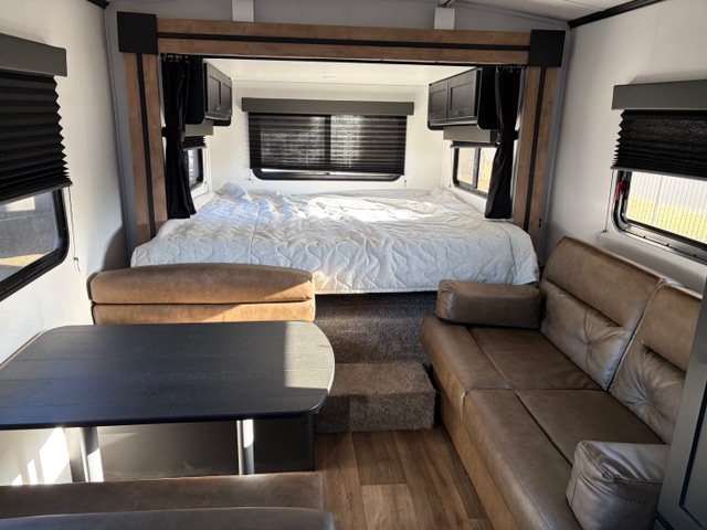 2023 Keystone Outback Ultra-Lite Ultra-Lite 240URS - Image 16