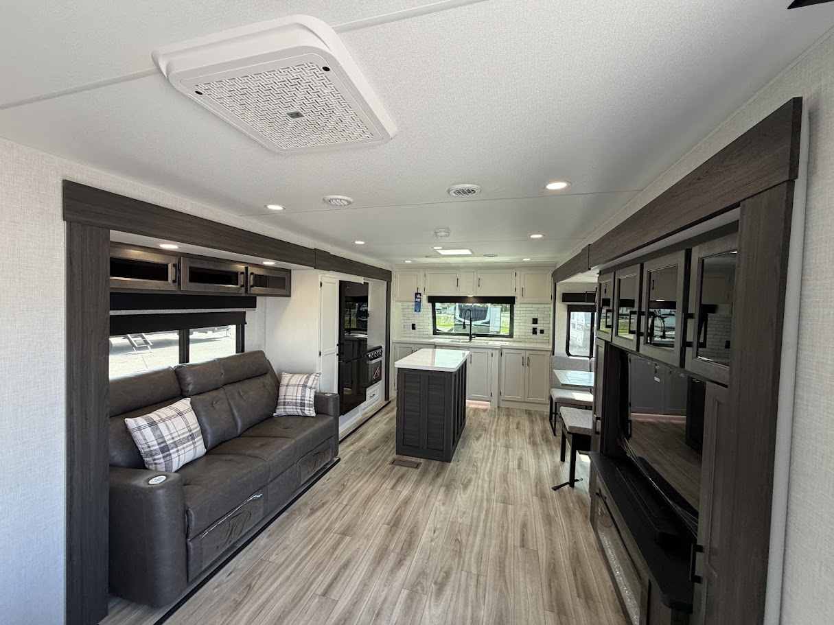 2026 VENTURE RV SPORTTREK 333VFK - Image 14