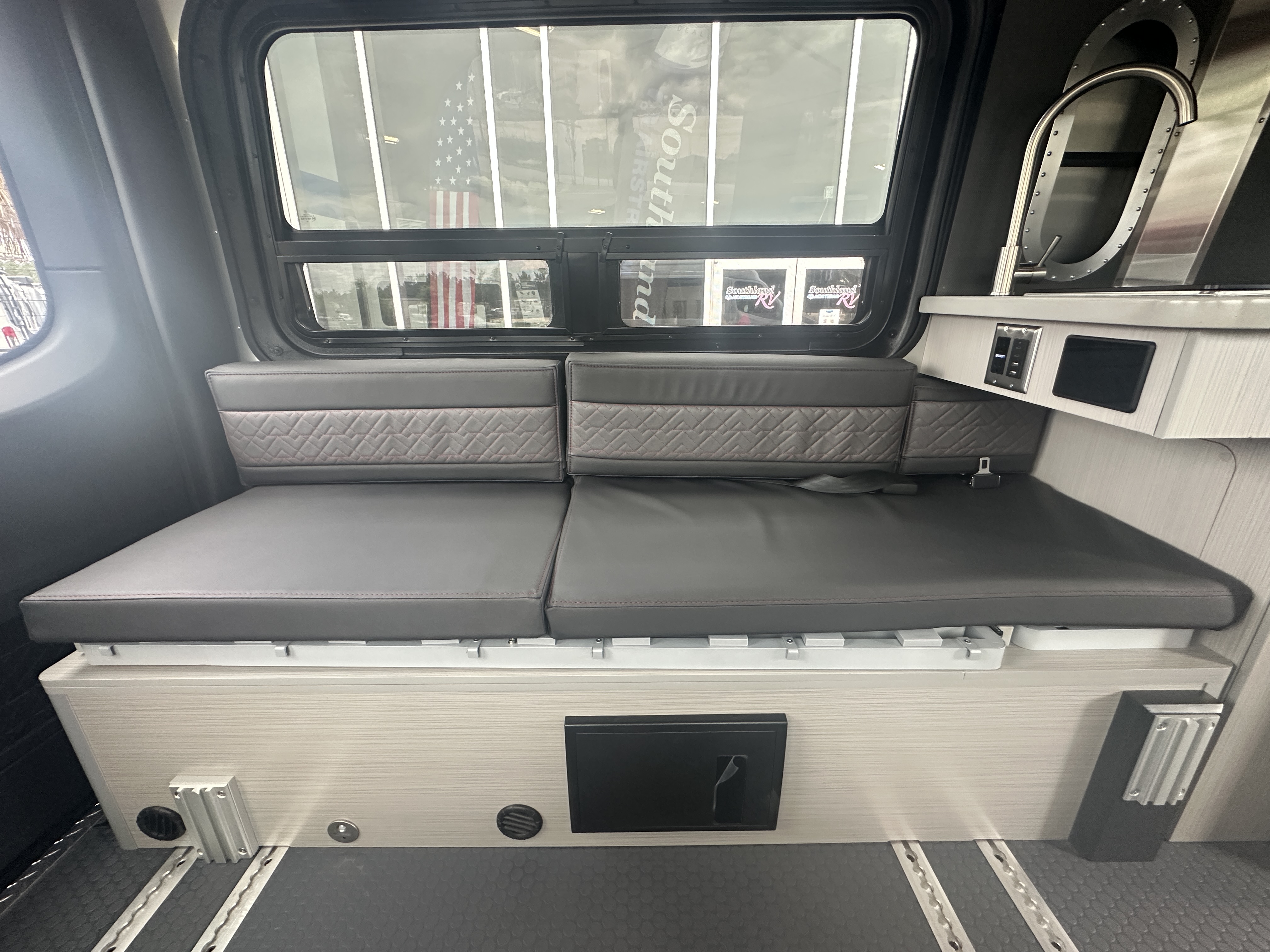 2026 Airstream Interstate 19X - Image 20