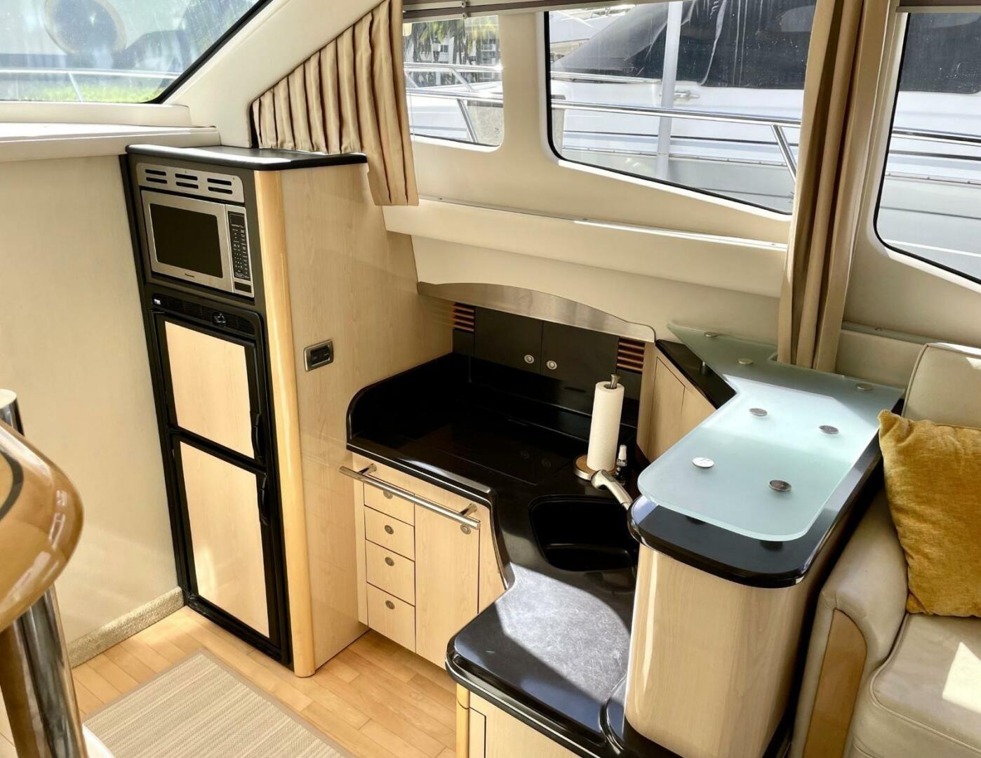 2004 Sea Ray 42 Sedan Bridge - Image 14