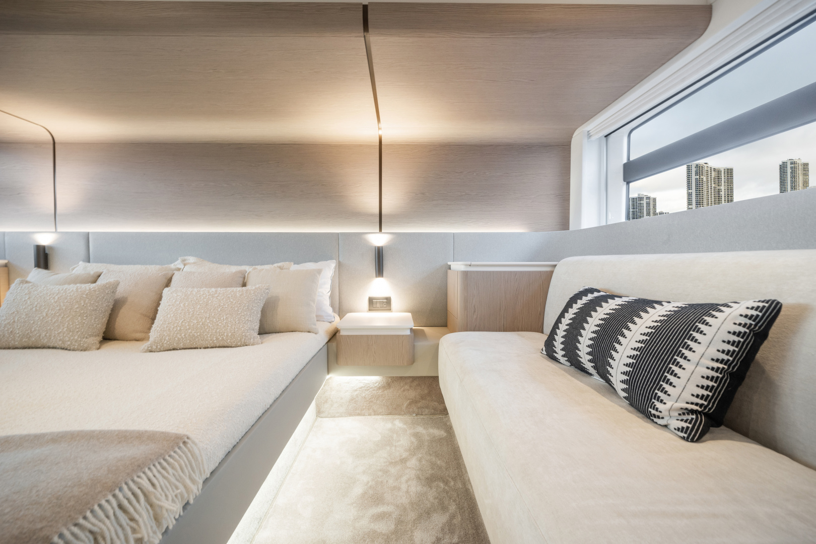 2023 Azimut 53 FLY Base - Image 21