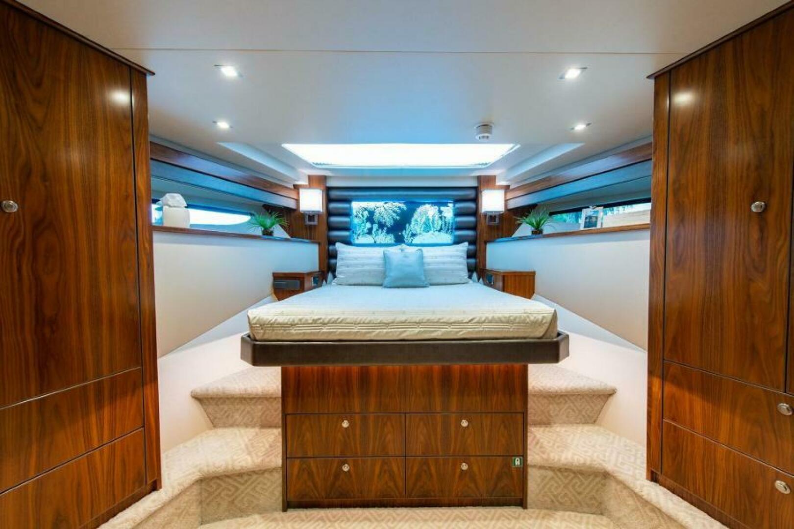2018 Viking Enclosed Flybridge - Image 28