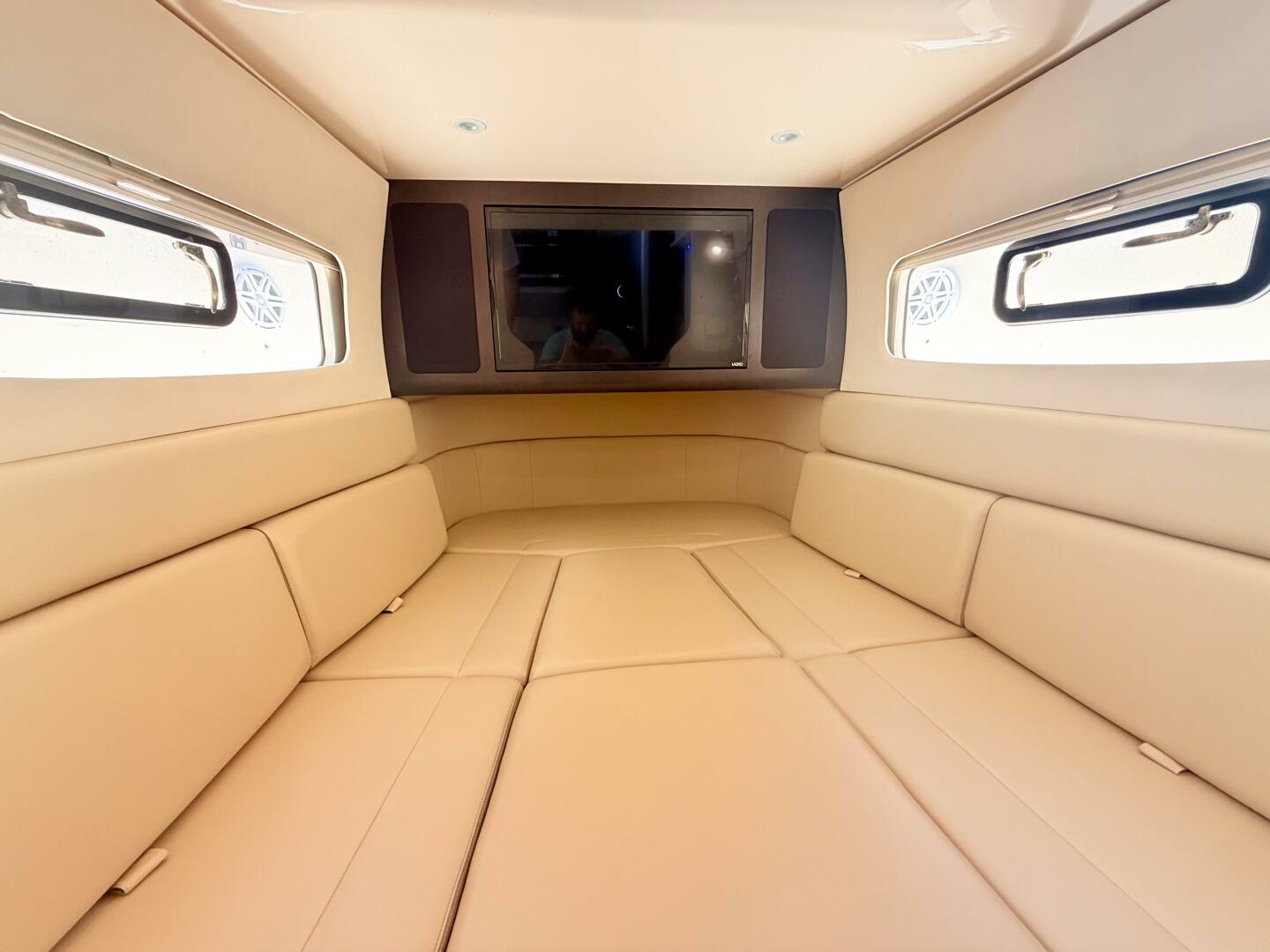2020 Scout 380 LXF - Image 87