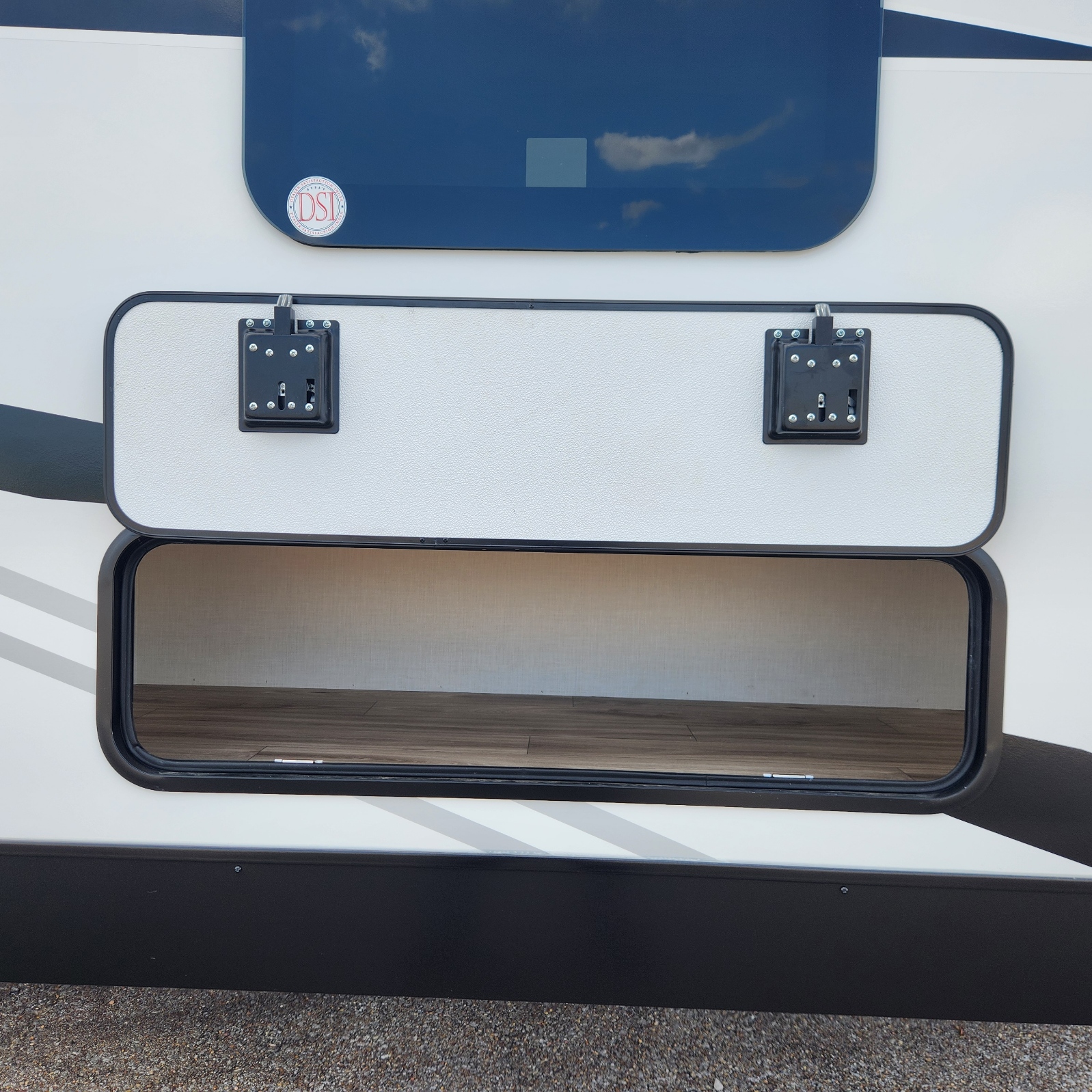 2026 VENTURE RV SPORTTREK 272VRK - Image 5