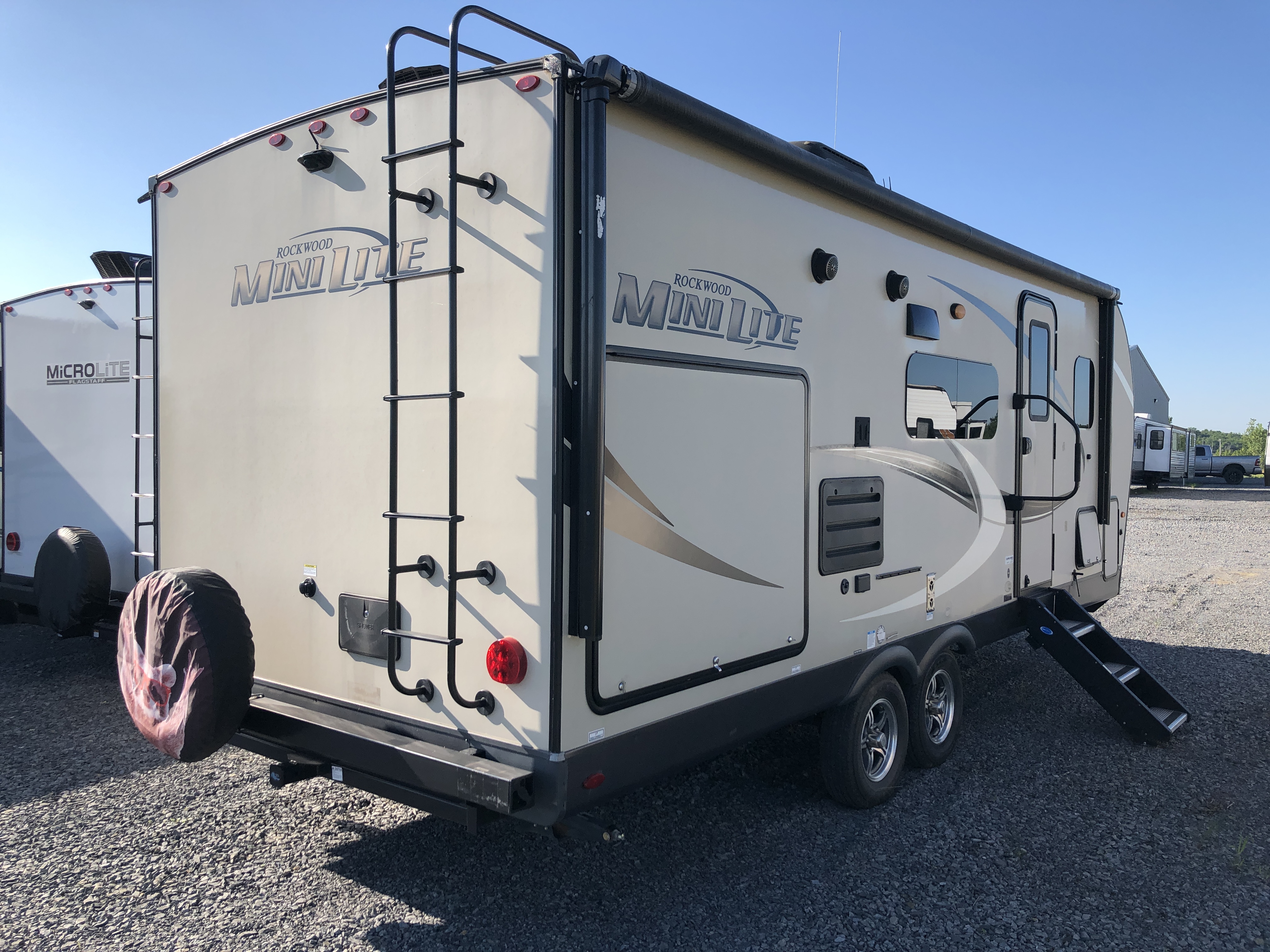 2020 Forest River Rockwood Mini Lite 2507S - Image 6