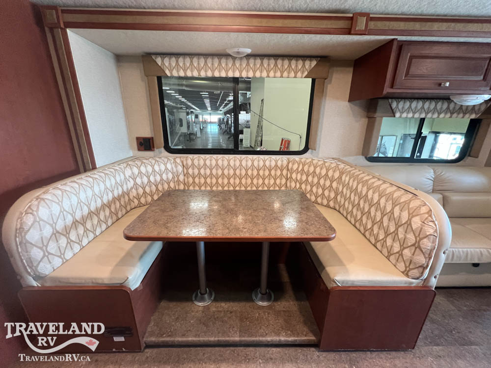 2014 Winnebago Vista 31KE - Image 11