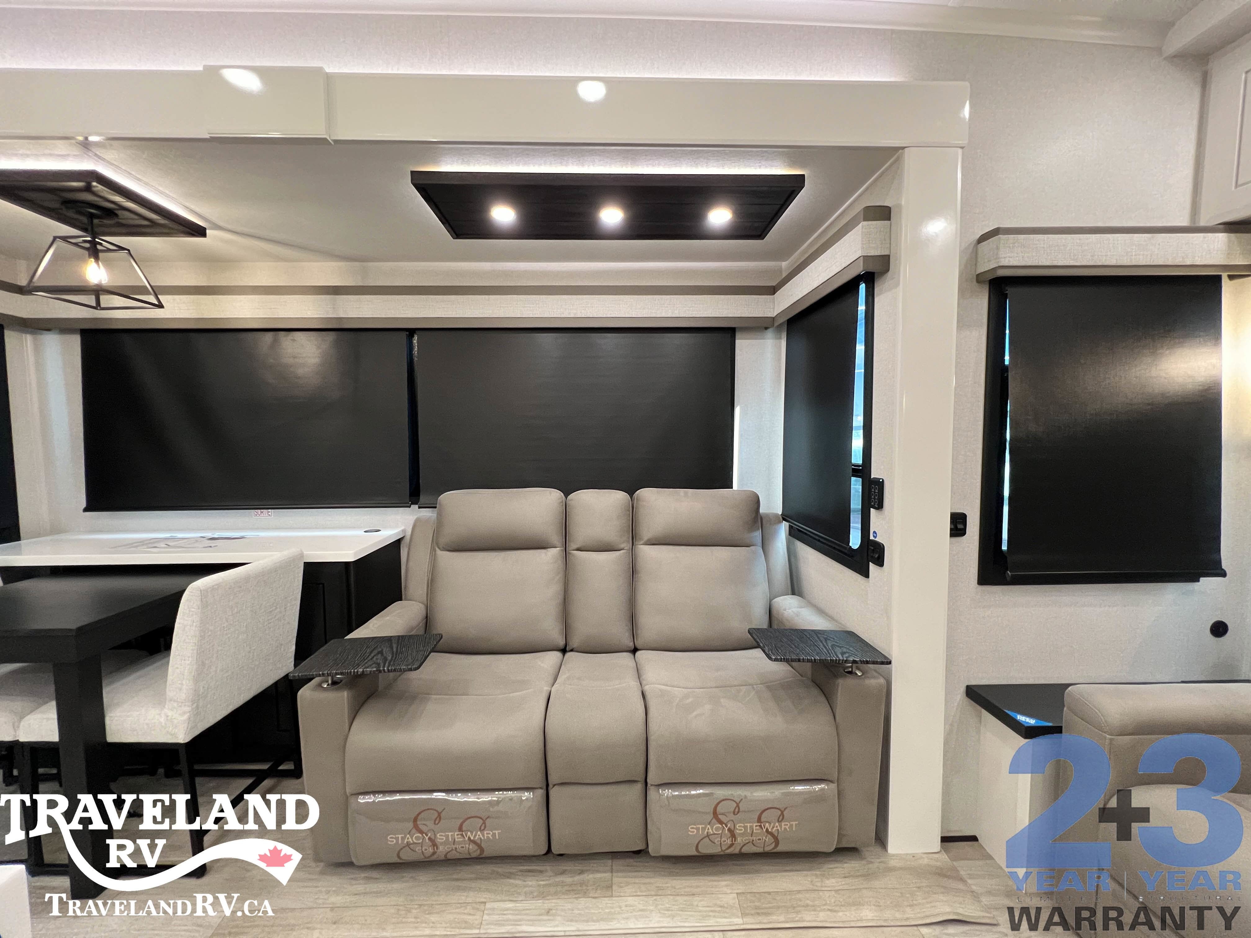 2026 Jayco Pinnacle 32RLTS - Image 15